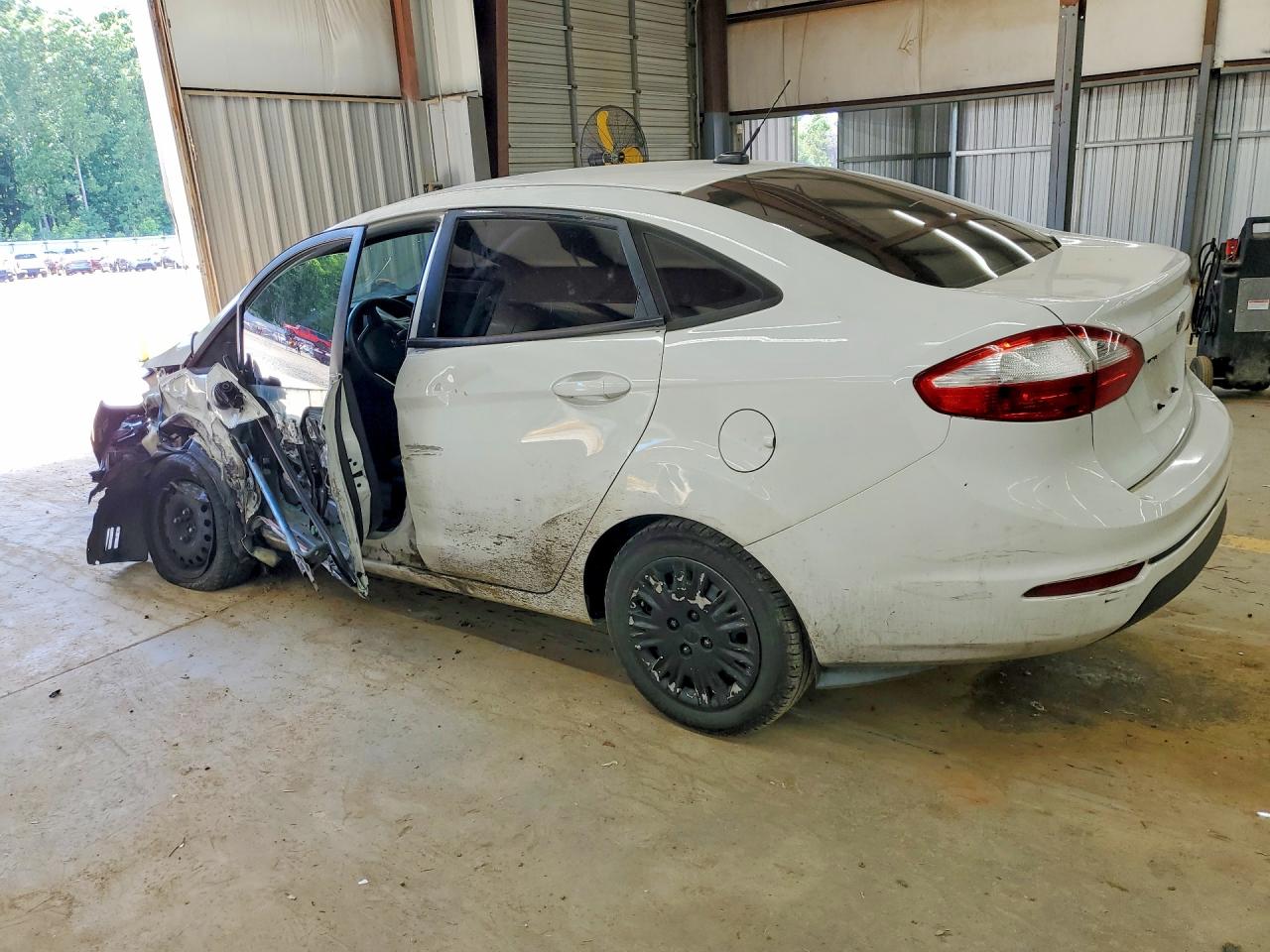 2018 Ford Fiesta S White vin: 3FADP4AJ6JM135693