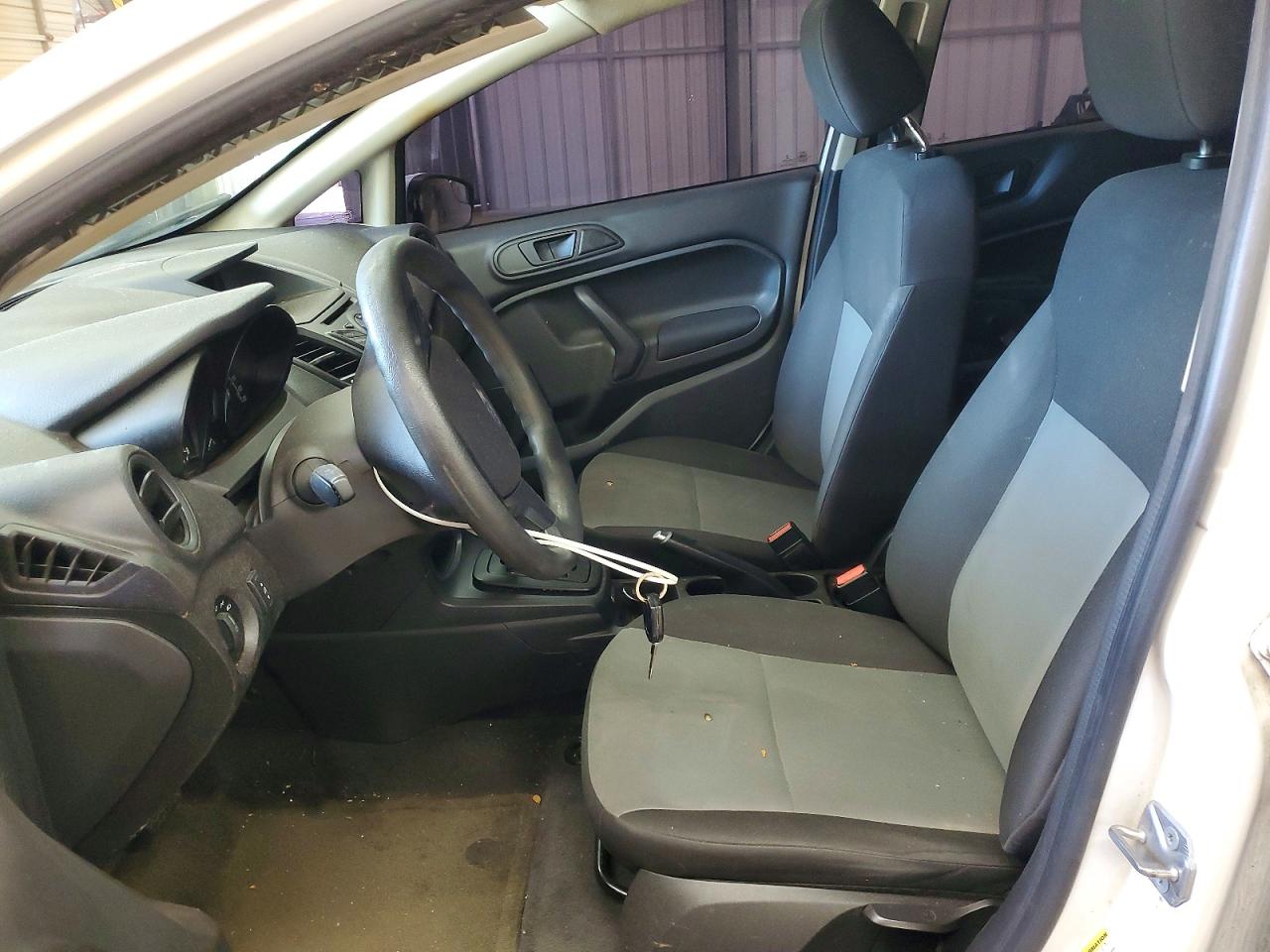 2018 Ford Fiesta S White vin: 3FADP4AJ6JM135693