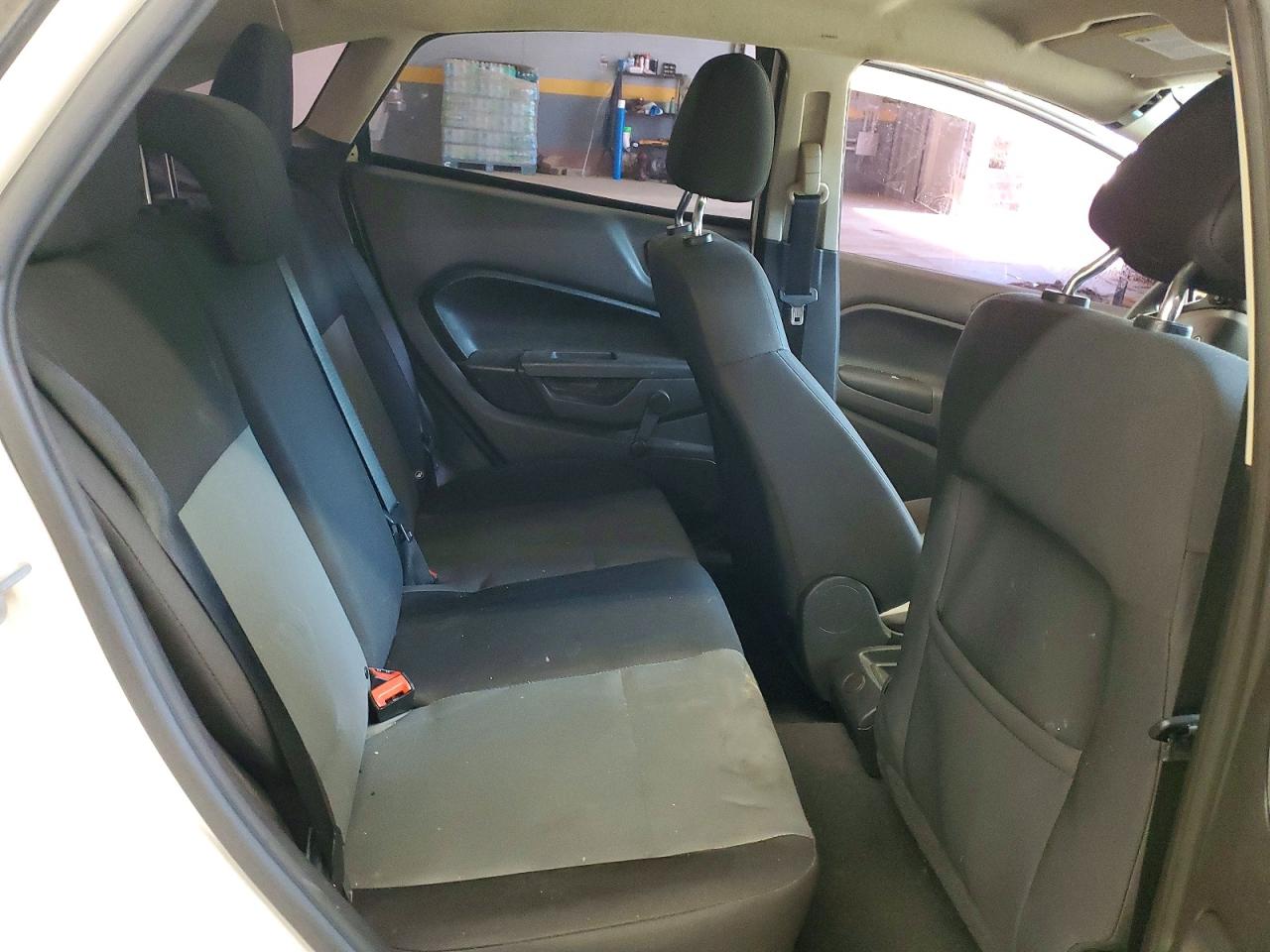 2018 Ford Fiesta S White vin: 3FADP4AJ6JM135693