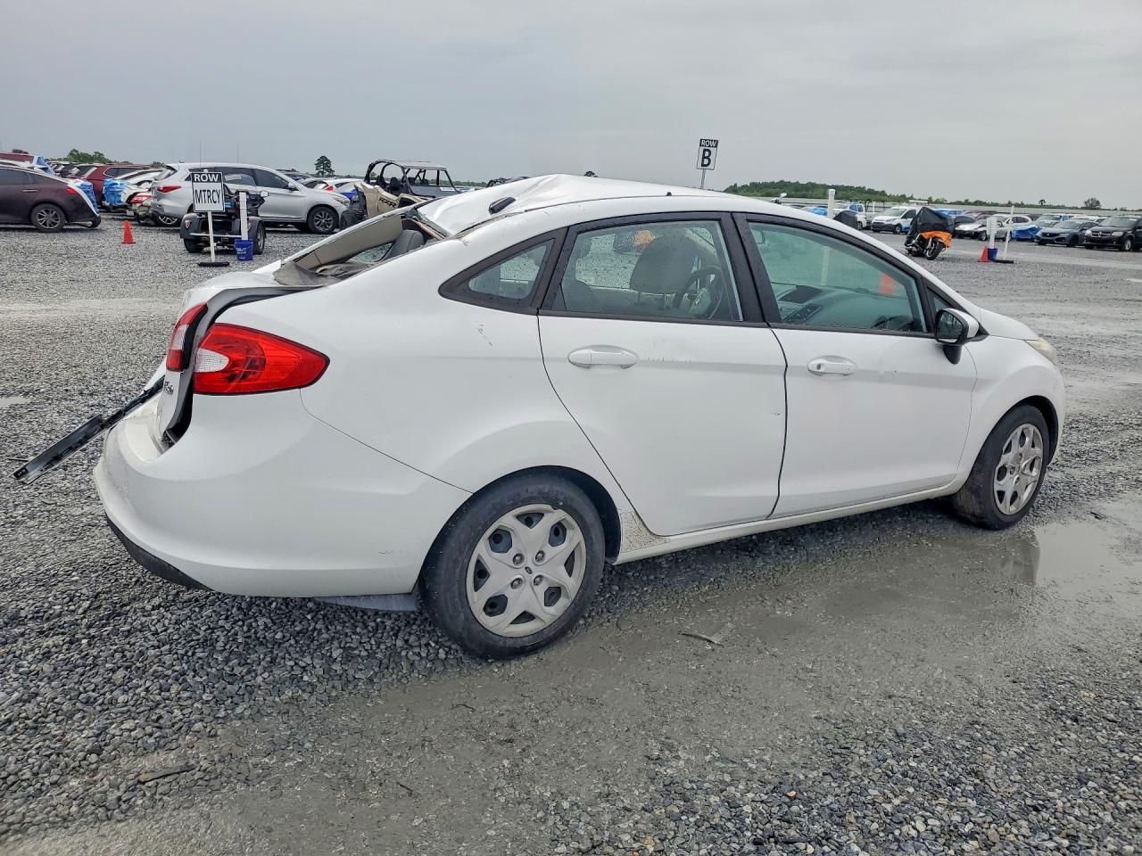 2013 Ford Fiesta S White vin: 3FADP4AJ7DM192019