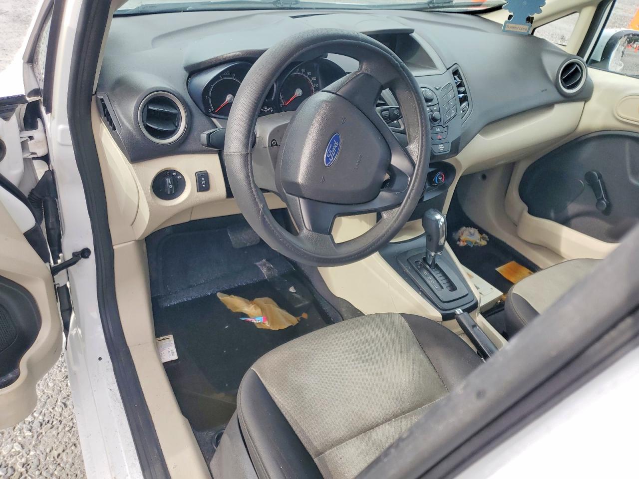 2013 Ford Fiesta S White vin: 3FADP4AJ7DM192019