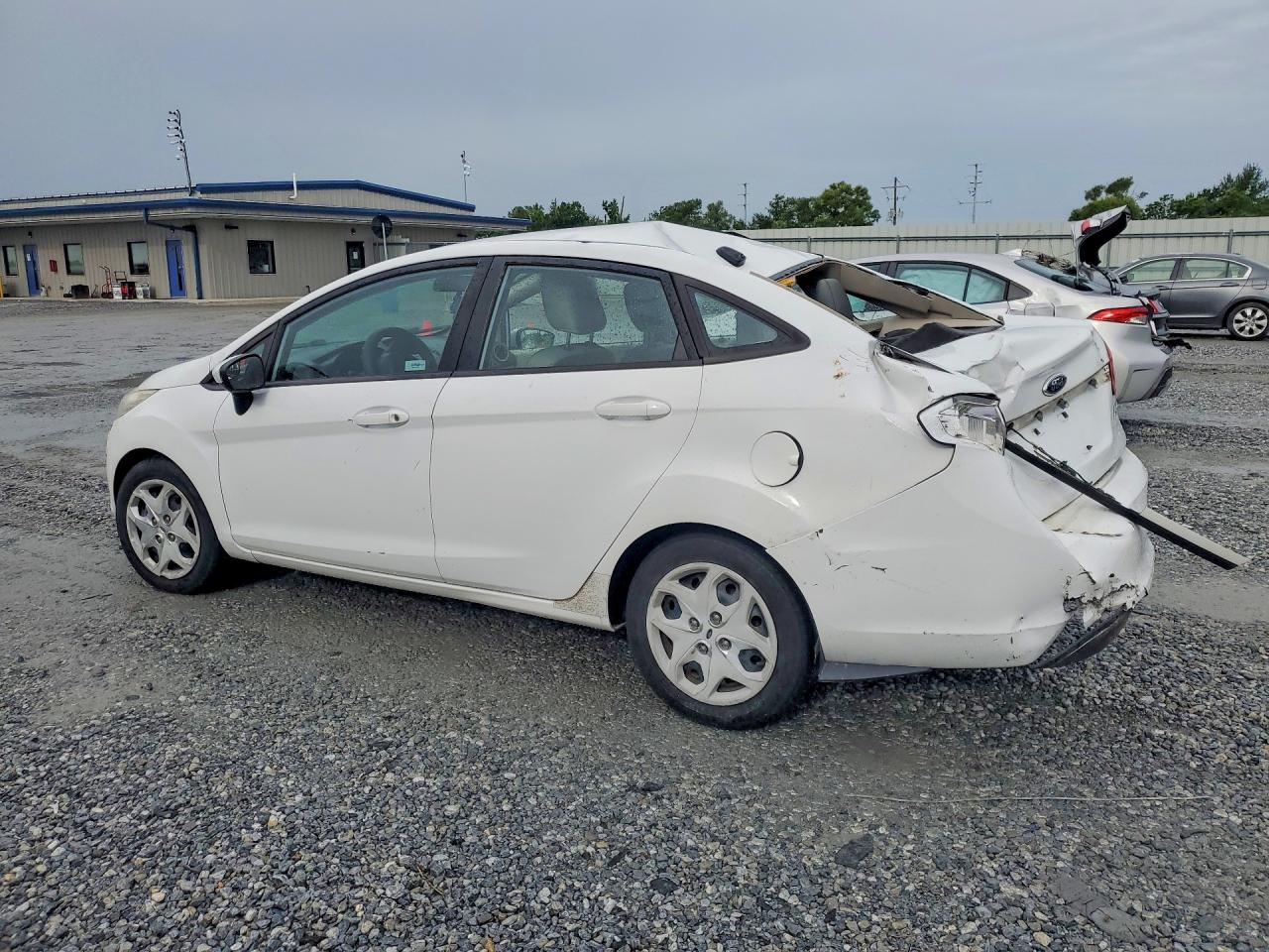 2013 Ford Fiesta S White vin: 3FADP4AJ7DM192019