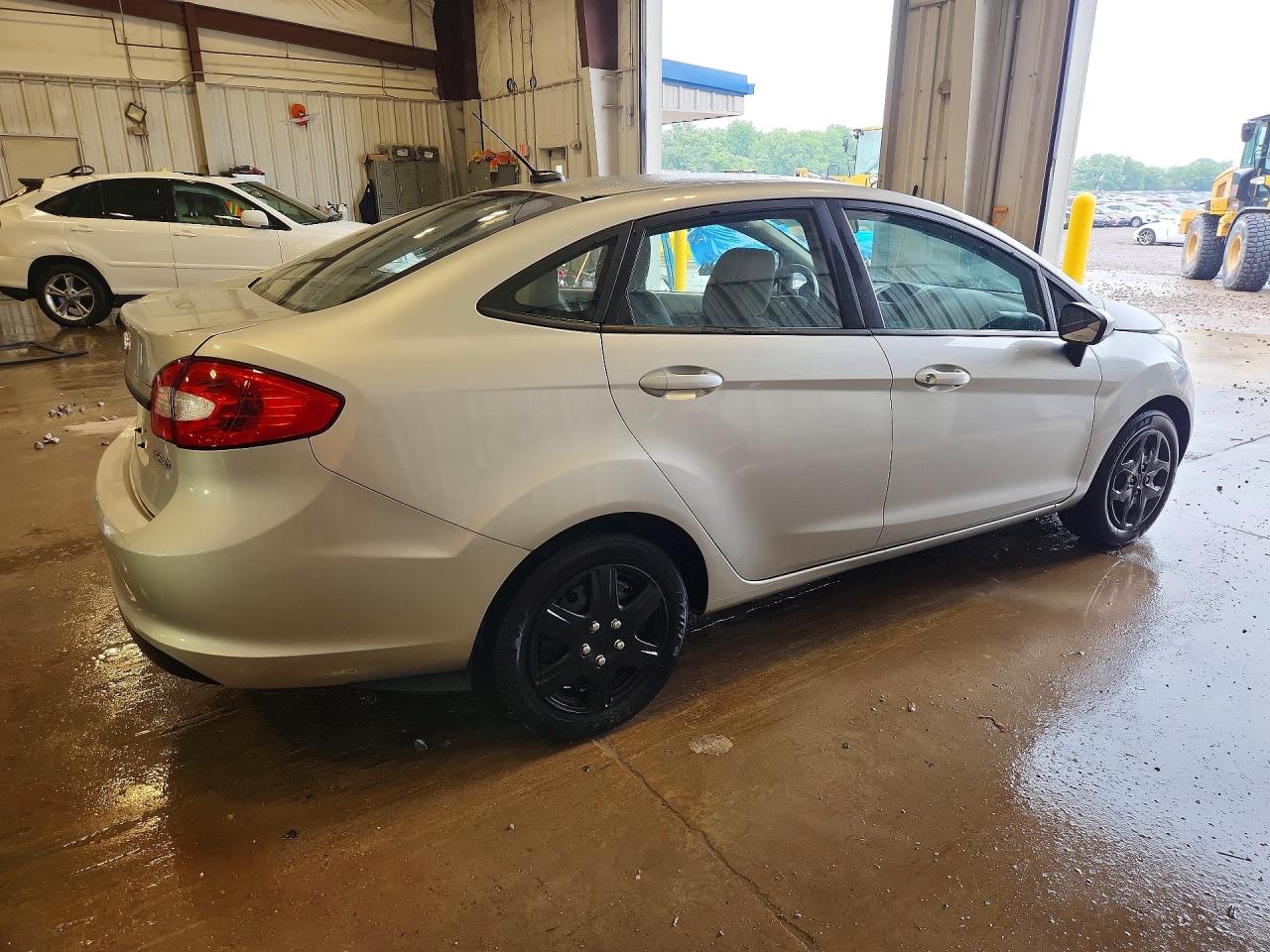 2013 Ford Fiesta S Silver vin: 3FADP4AJ7DM224483