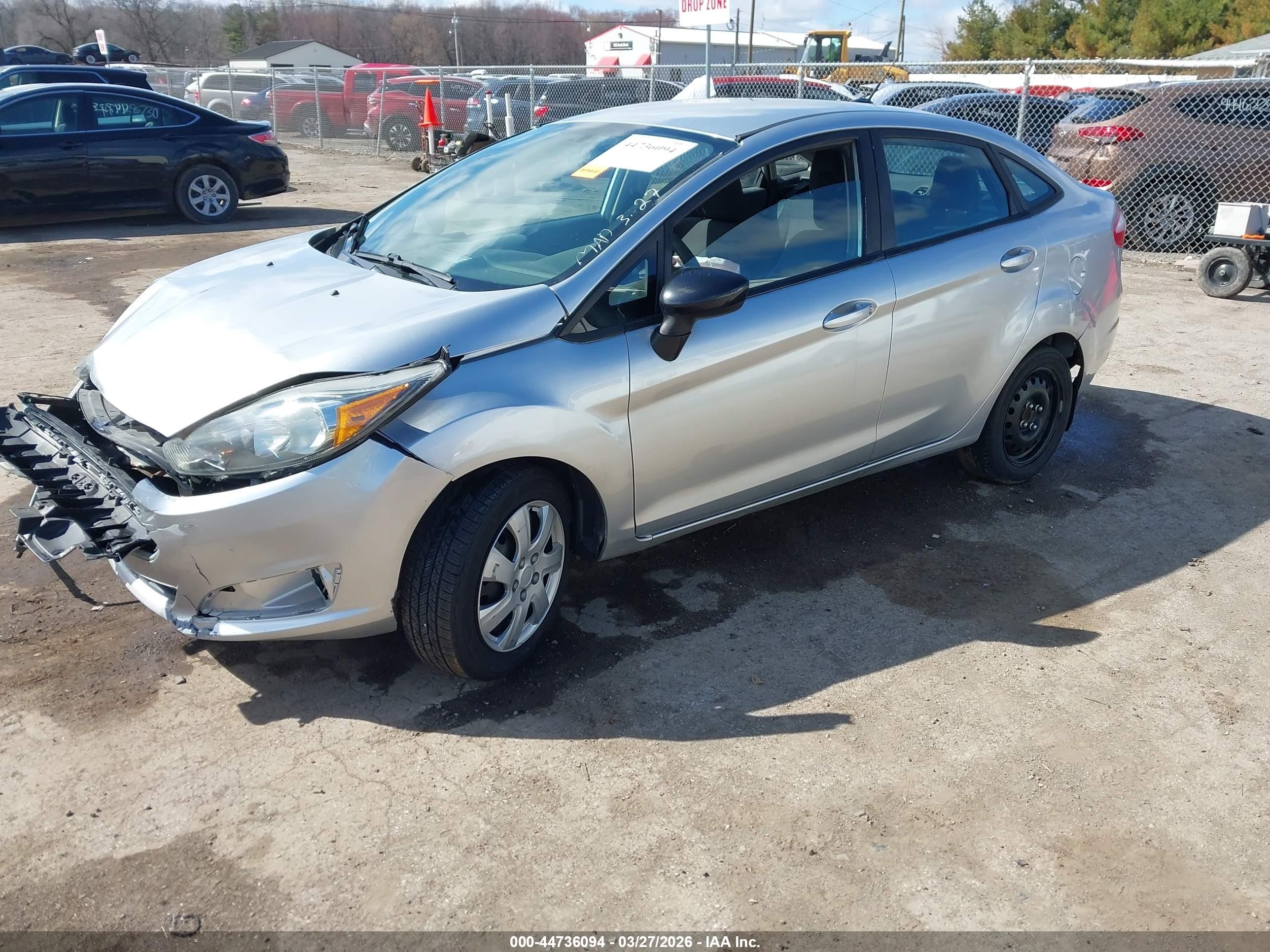 2015 Ford Fiesta S Silver vin: 3FADP4AJ7FM104928