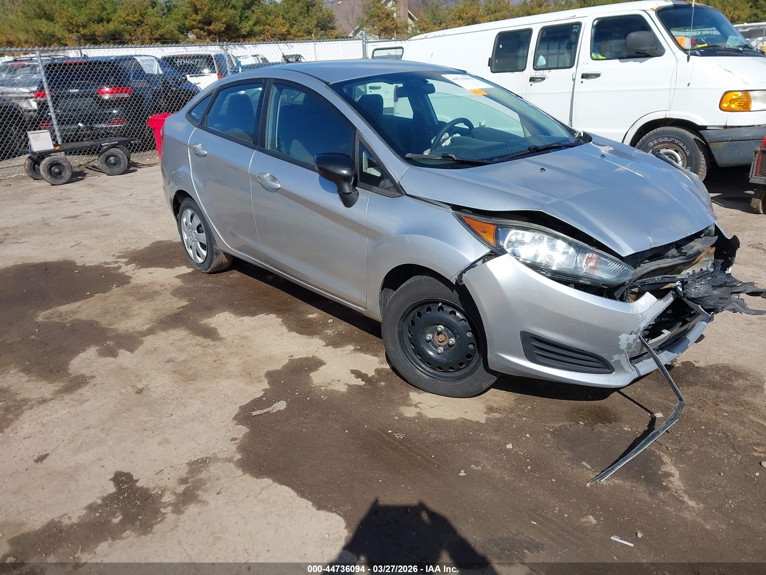 2015 Ford Fiesta S Silver vin: 3FADP4AJ7FM104928