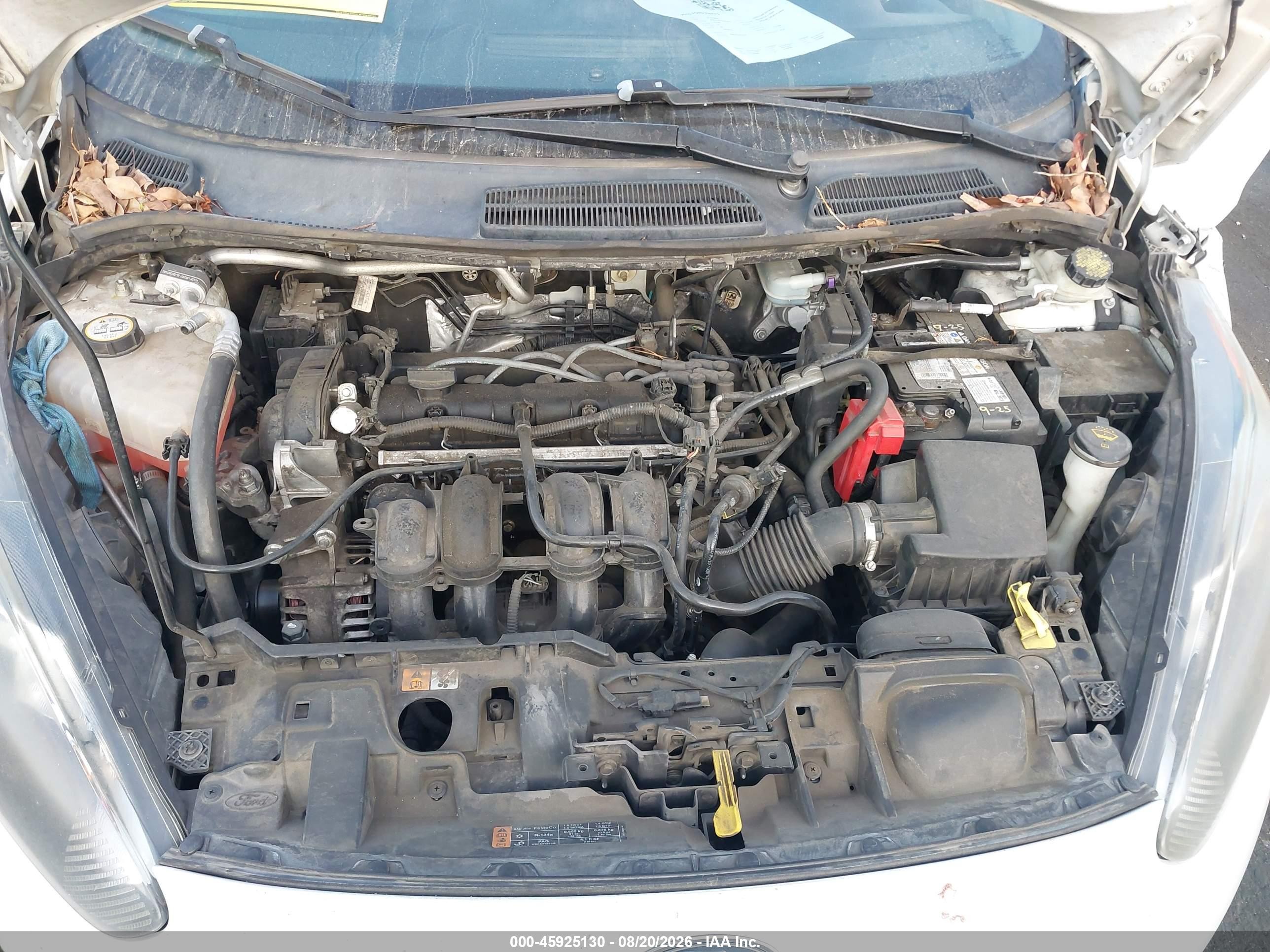 2015 Ford Fiesta S Белый vin: 3FADP4AJ7FM198471