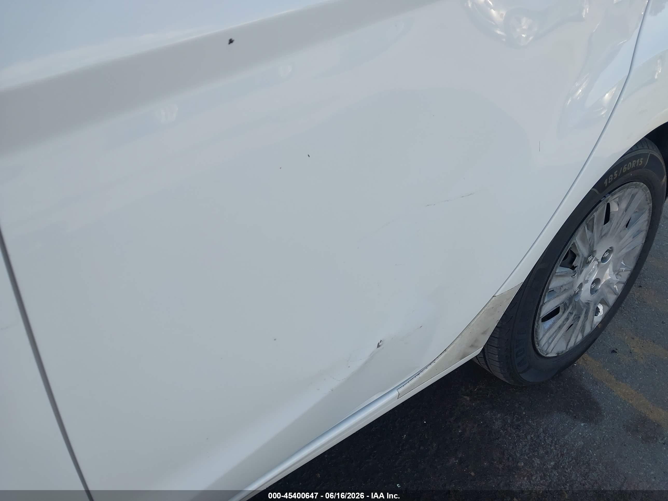 2015 Ford Fiesta S White vin: 3FADP4AJ7FM210652