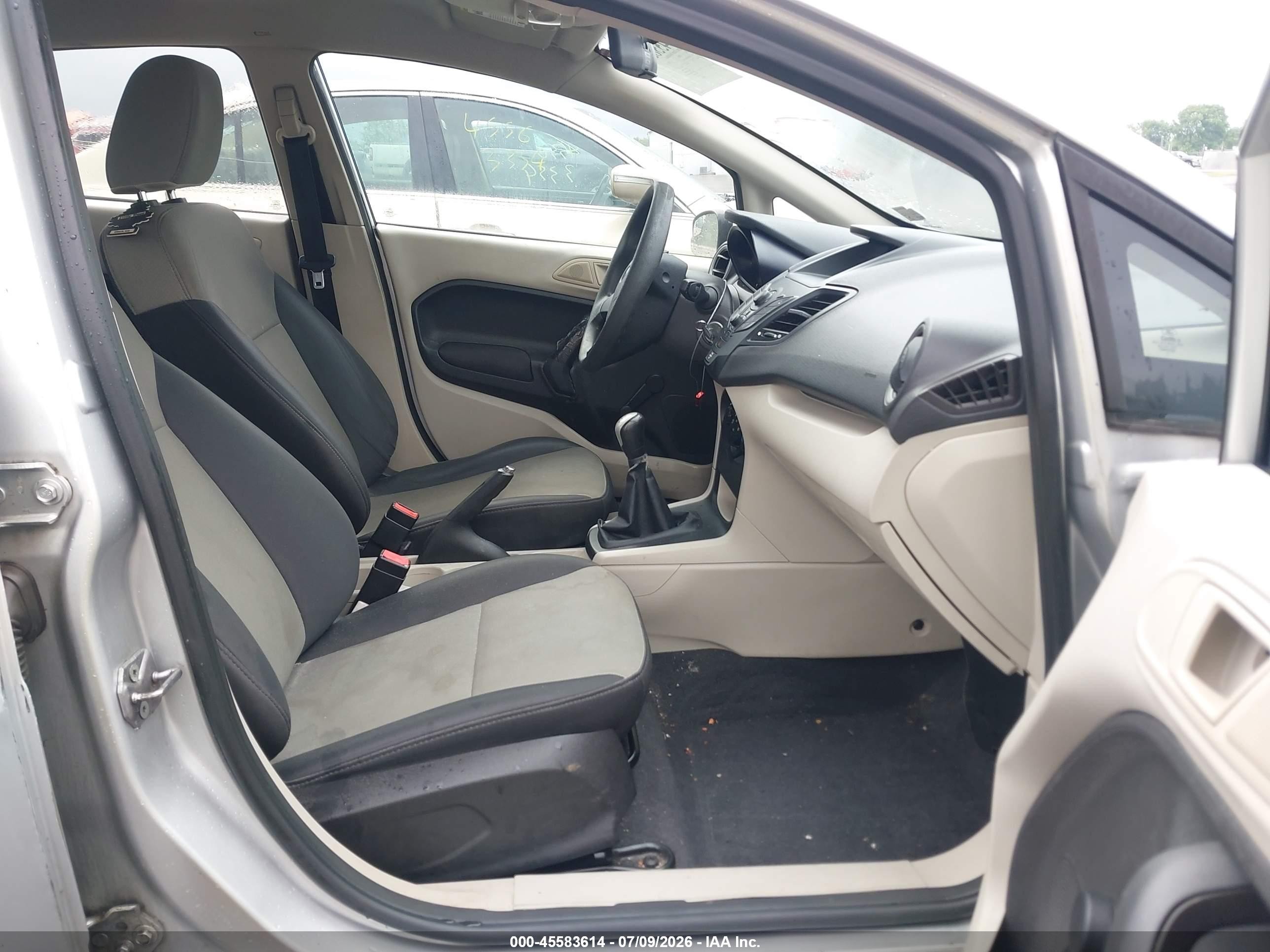 2012 Ford Fiesta S Silver vin: 3FADP4AJ8CM170092
