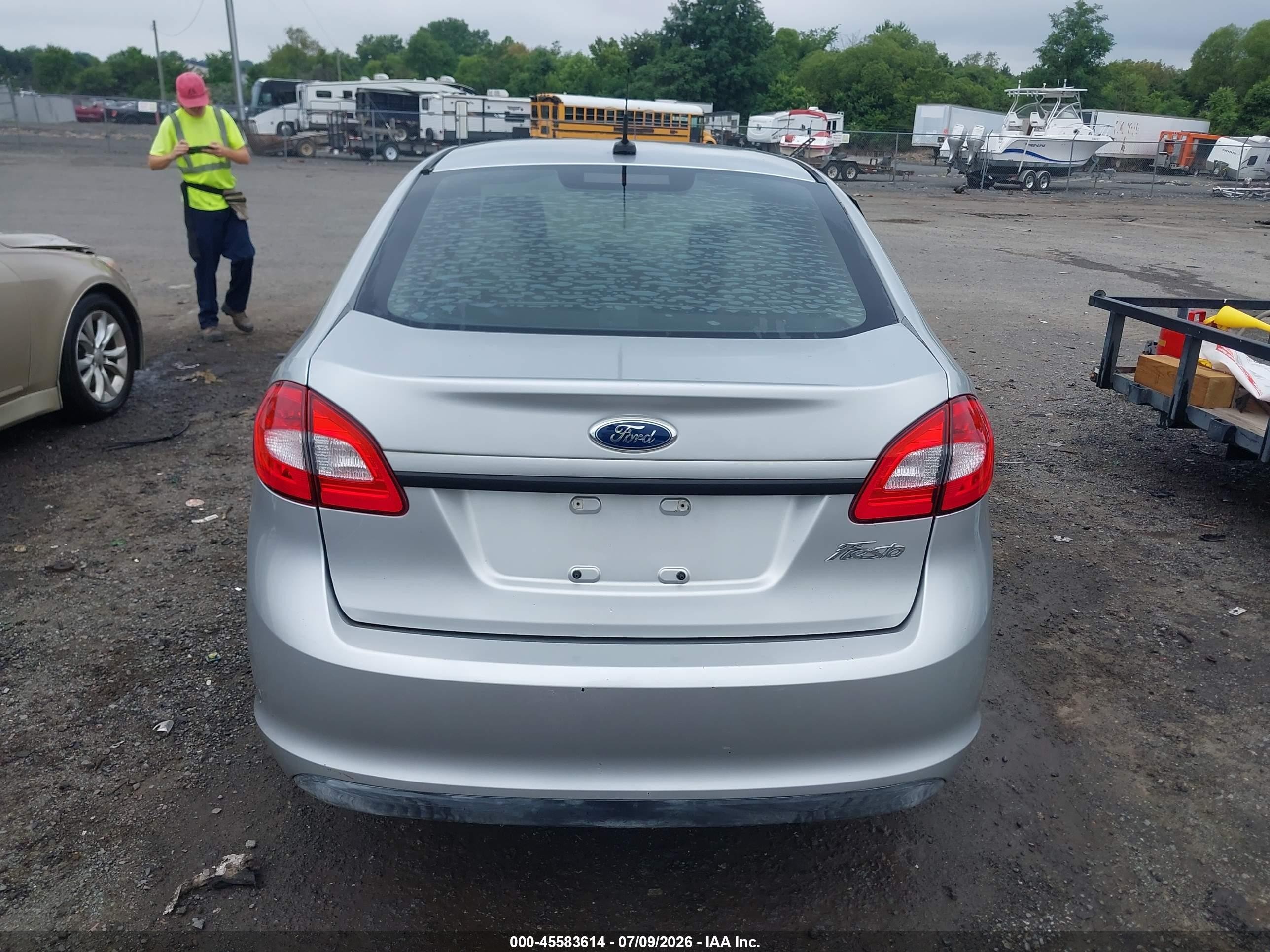 2012 Ford Fiesta S Silver vin: 3FADP4AJ8CM170092