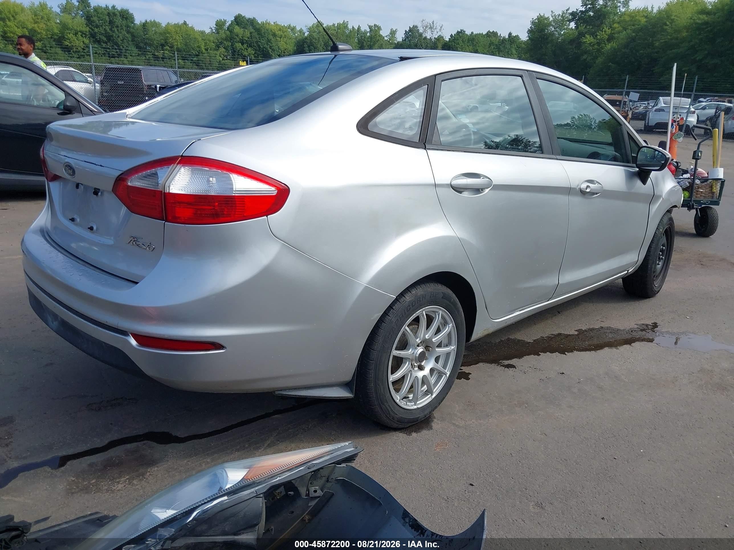 2014 Ford Fiesta S Silver vin: 3FADP4AJ8EM156261