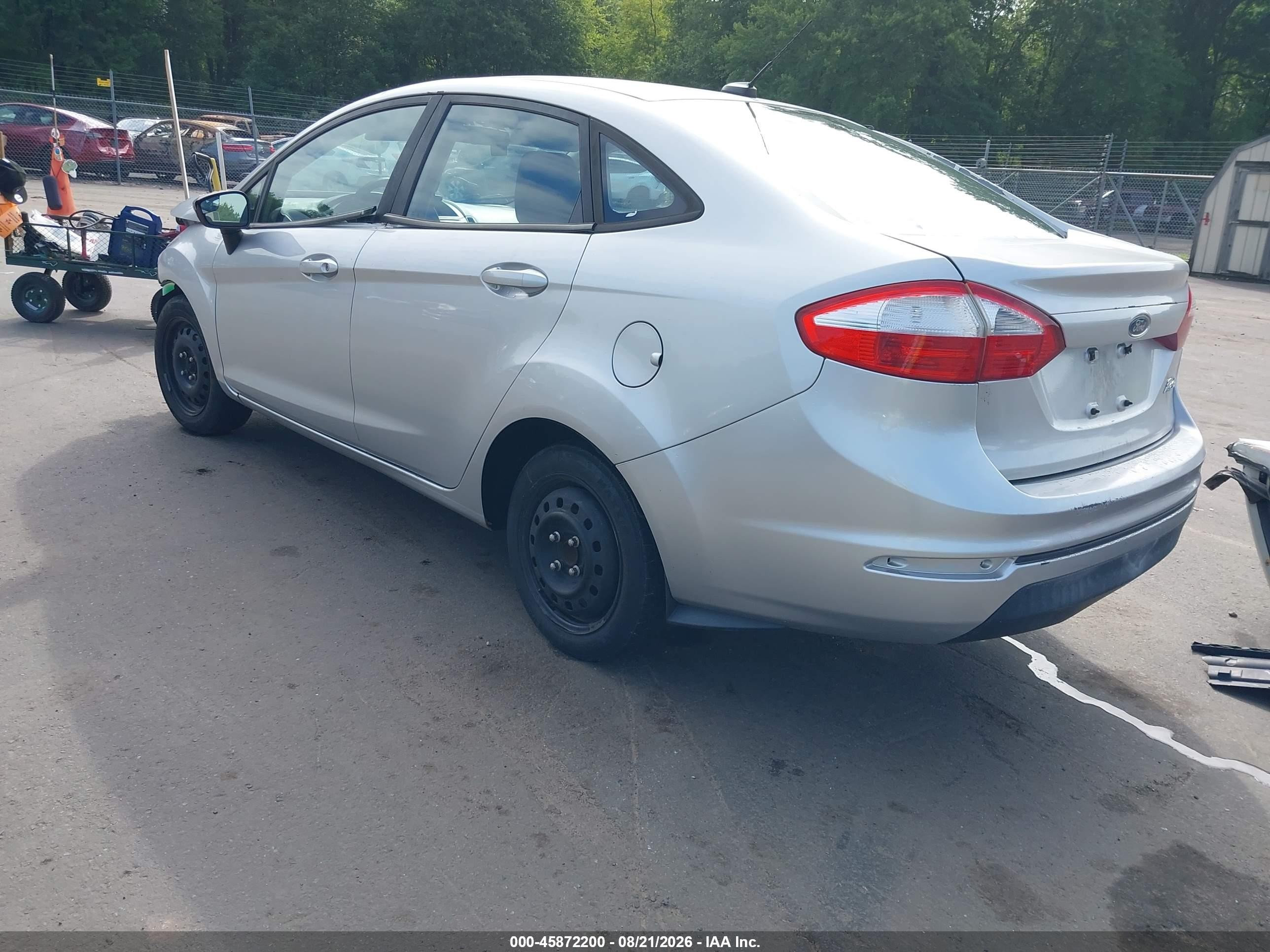 2014 Ford Fiesta S Silver vin: 3FADP4AJ8EM156261