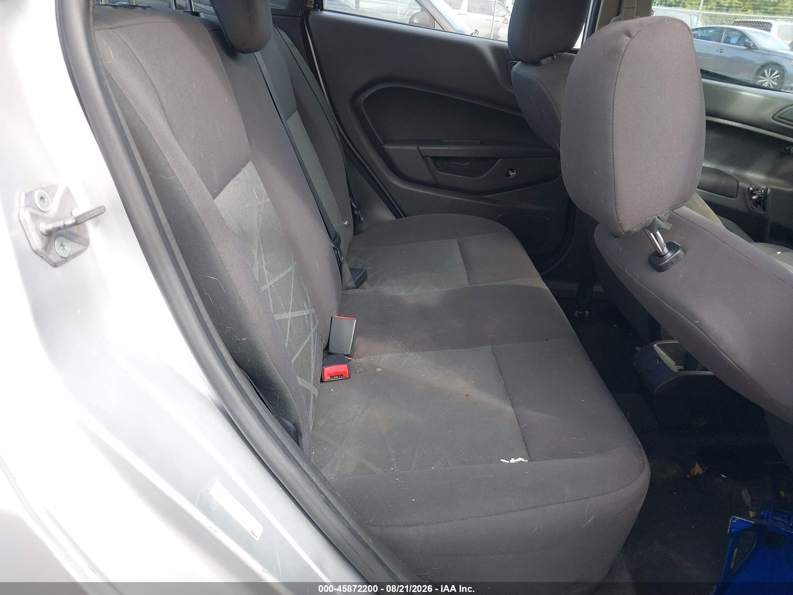 2014 Ford Fiesta S Silver vin: 3FADP4AJ8EM156261