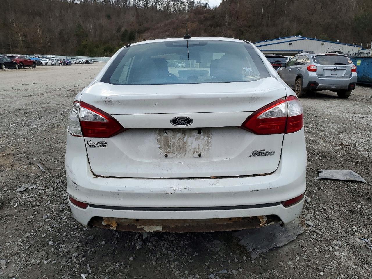 2015 Ford Fiesta S White vin: 3FADP4AJ8FM153006