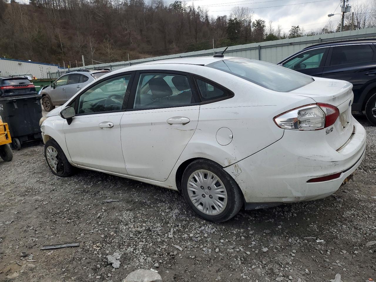 2015 Ford Fiesta S White vin: 3FADP4AJ8FM153006