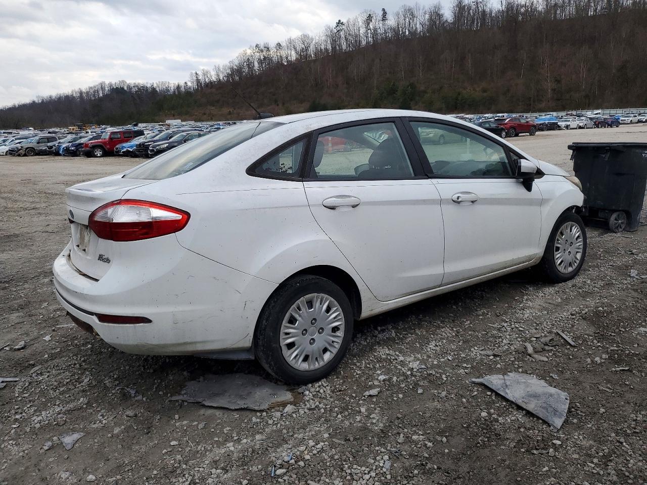 2015 Ford Fiesta S White vin: 3FADP4AJ8FM153006