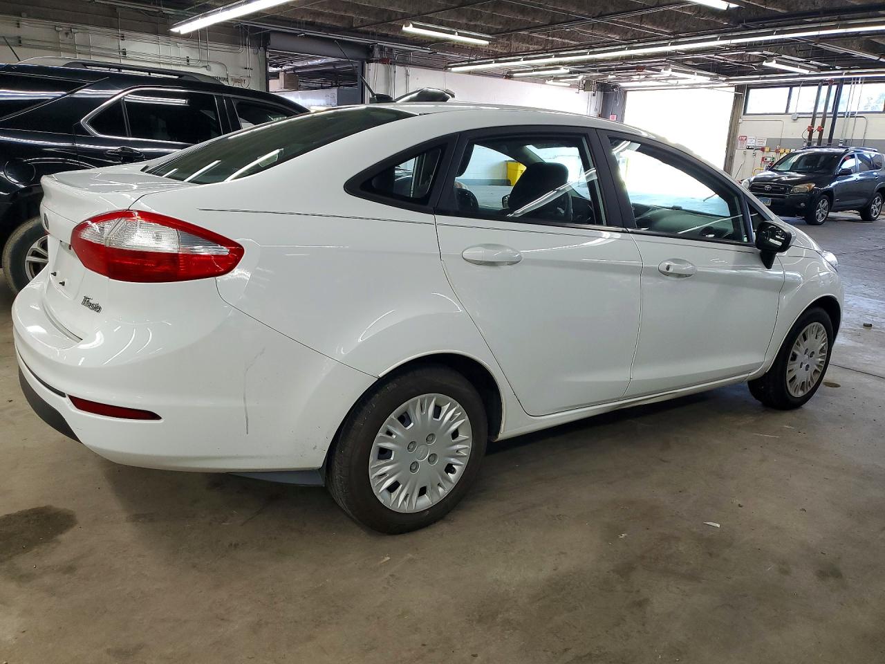 2015 Ford Fiesta S White vin: 3FADP4AJ8FM202995