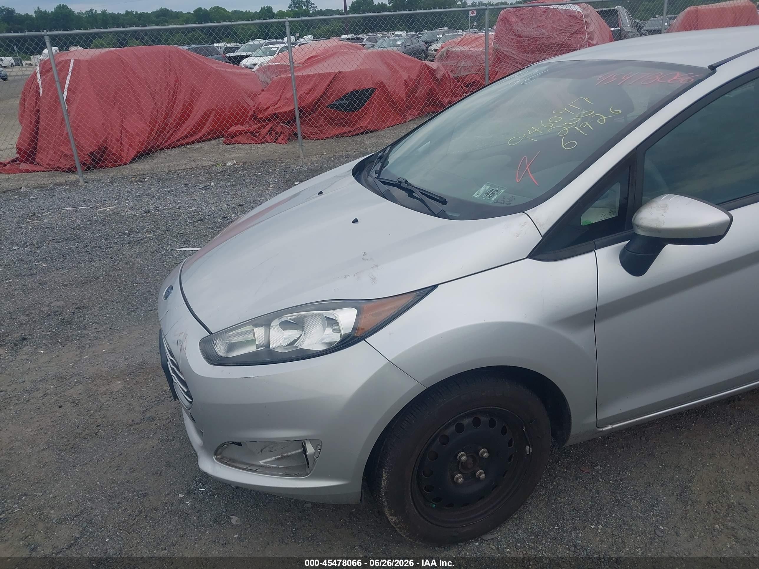2015 Ford Fiesta S Silver vin: 3FADP4AJ8FM219926