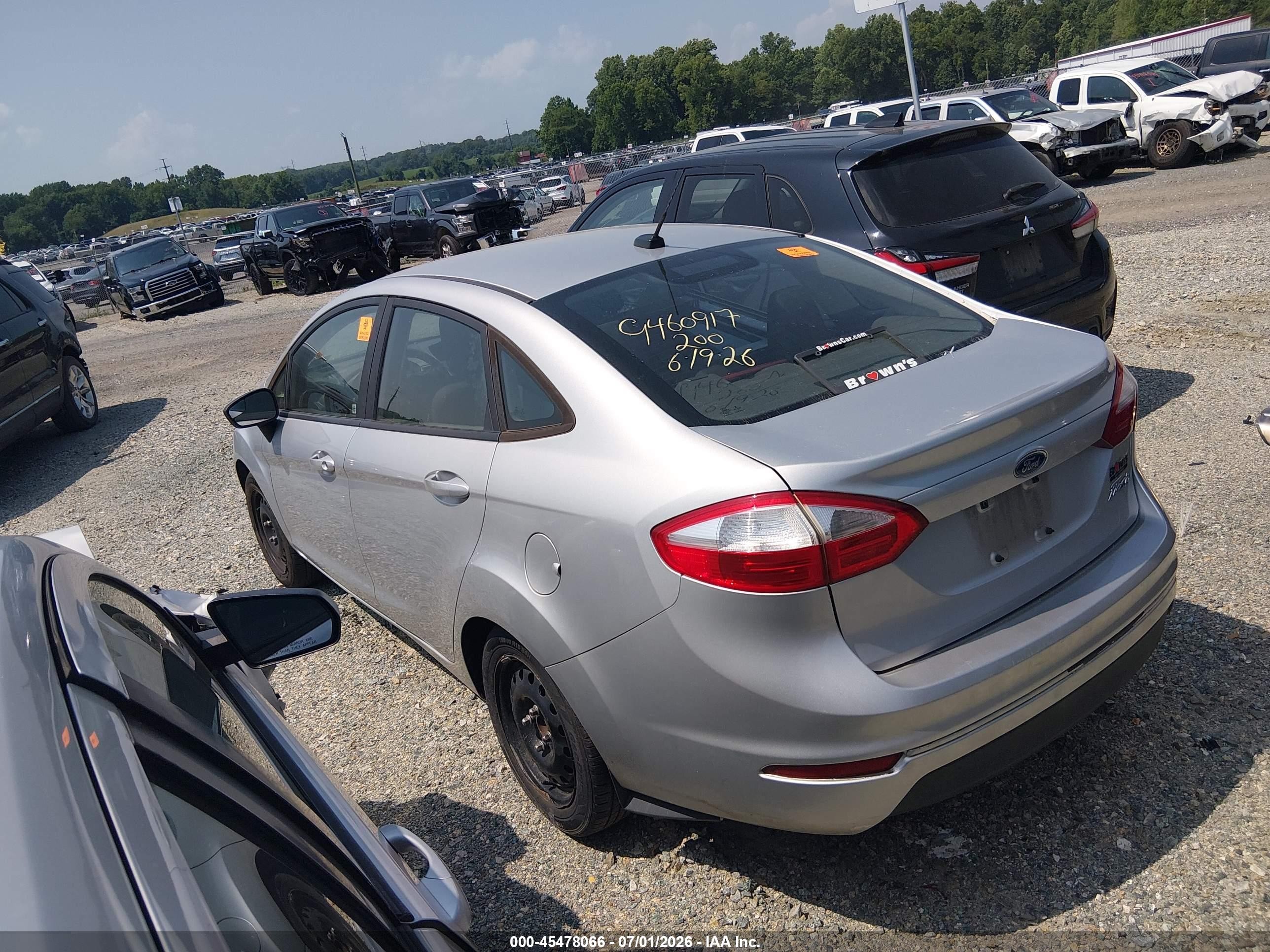 2015 Ford Fiesta S Silver vin: 3FADP4AJ8FM219926