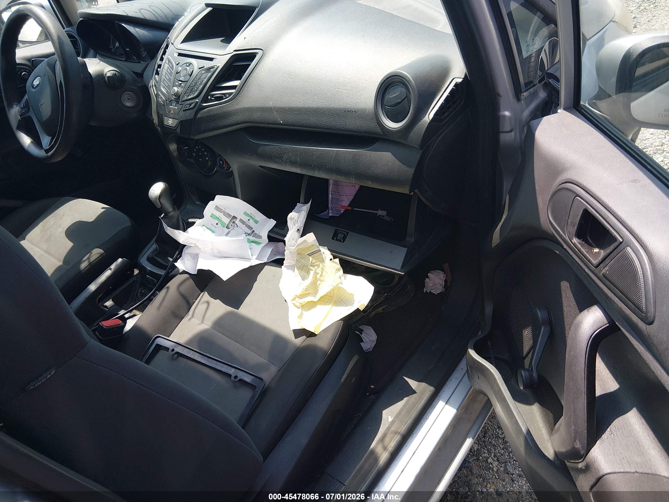 2015 Ford Fiesta S Silver vin: 3FADP4AJ8FM219926