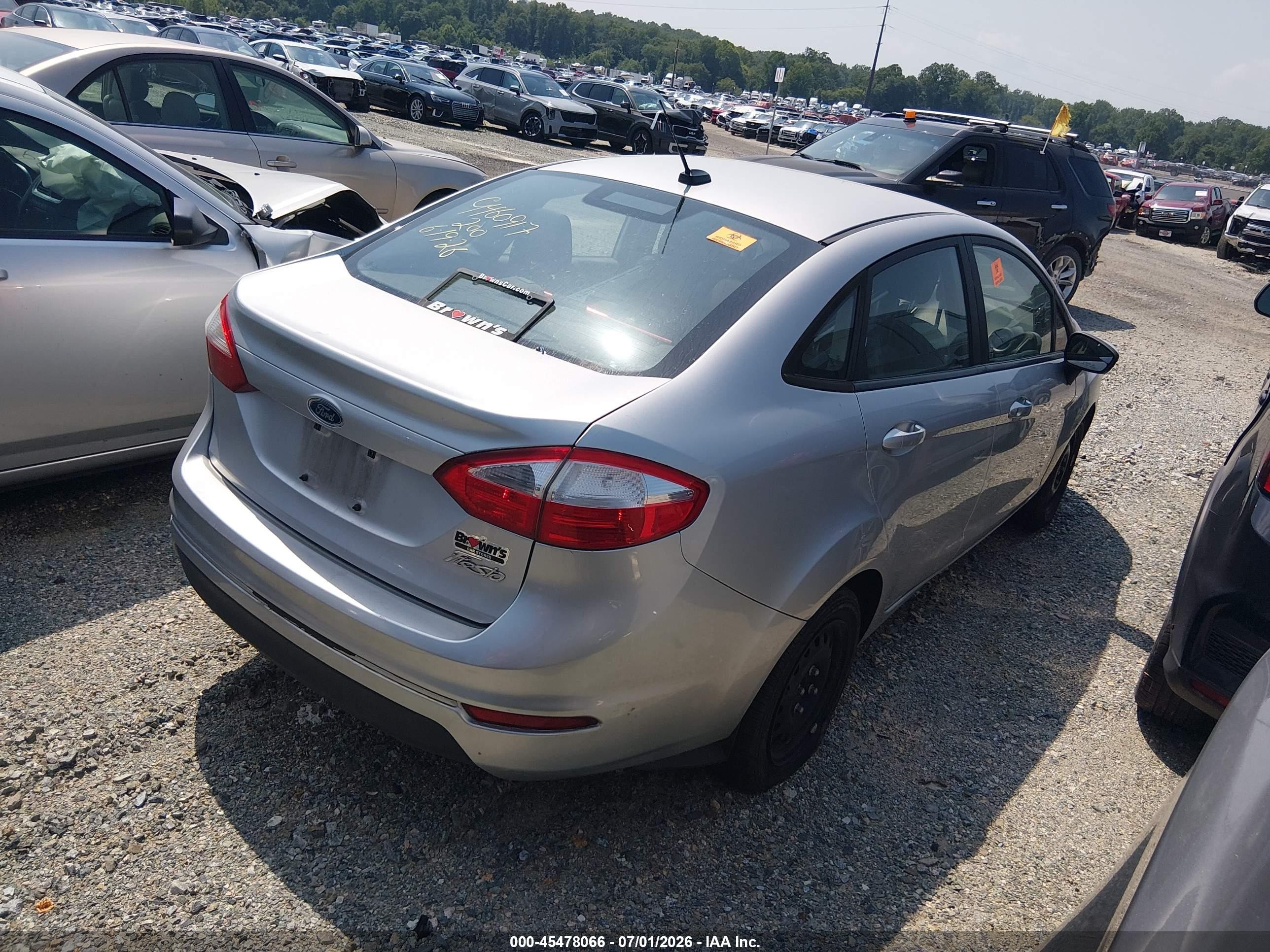 2015 Ford Fiesta S Silver vin: 3FADP4AJ8FM219926