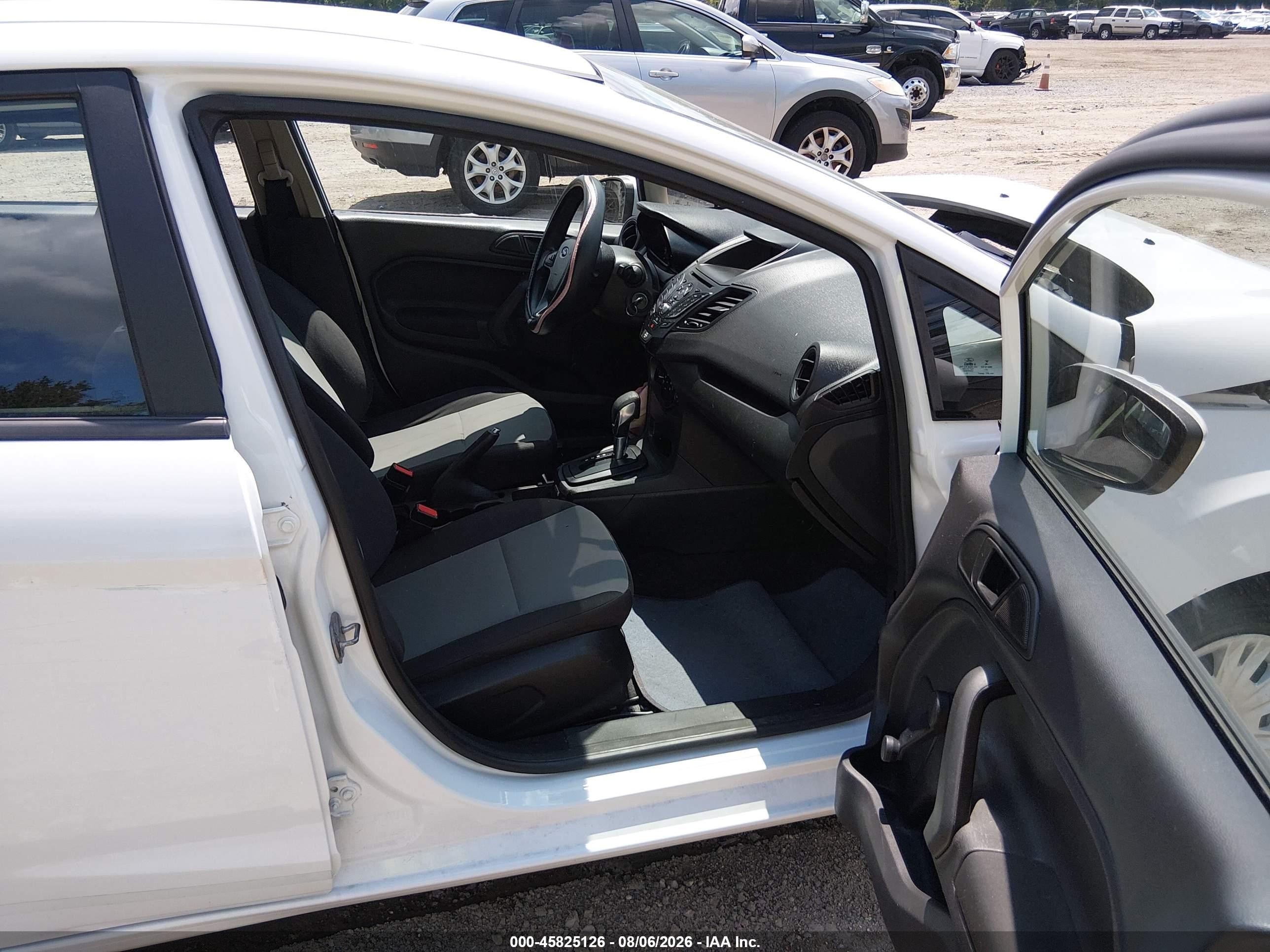 2015 Ford Fiesta S White vin: 3FADP4AJ8FM225564