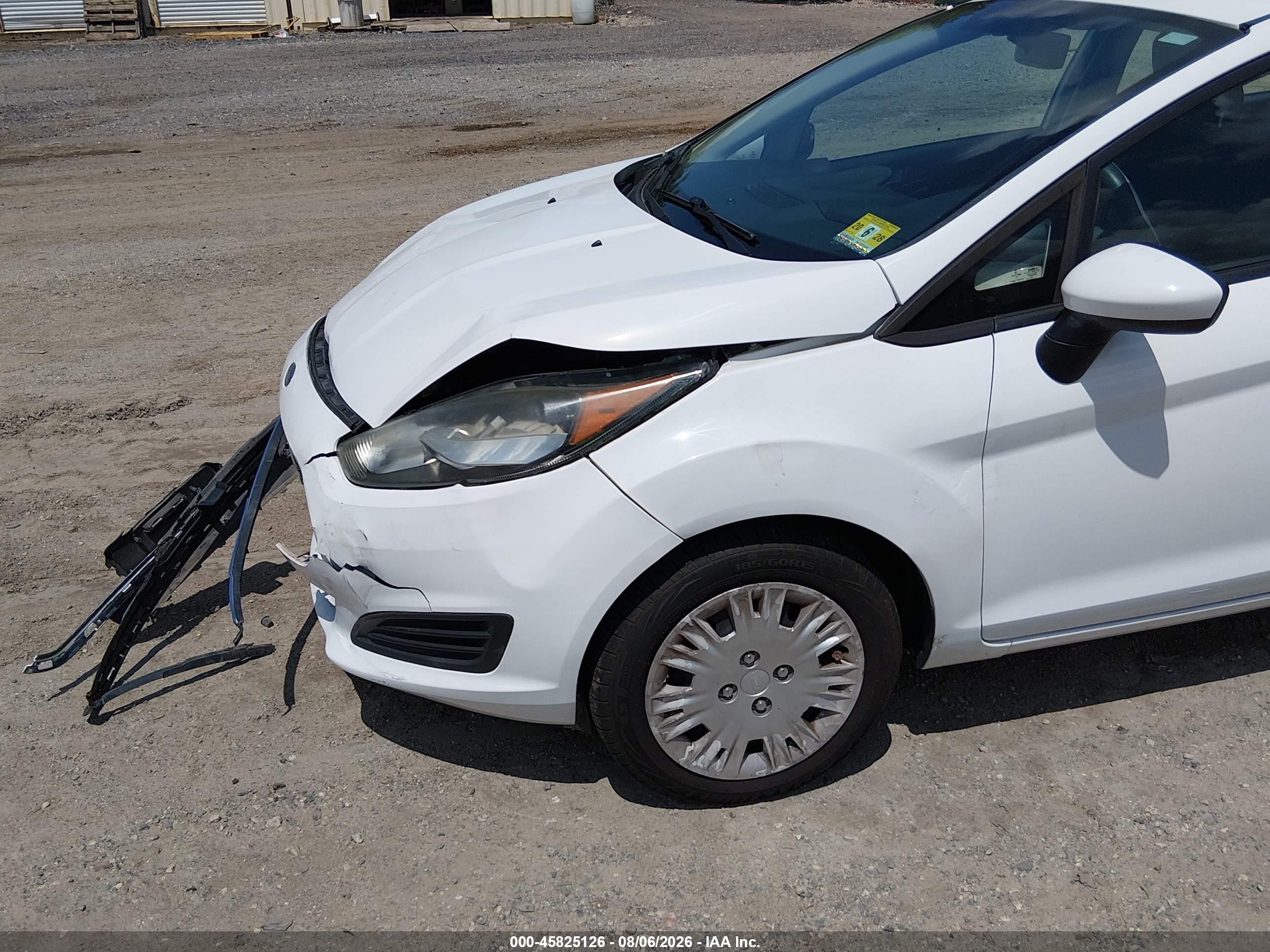 2015 Ford Fiesta S White vin: 3FADP4AJ8FM225564