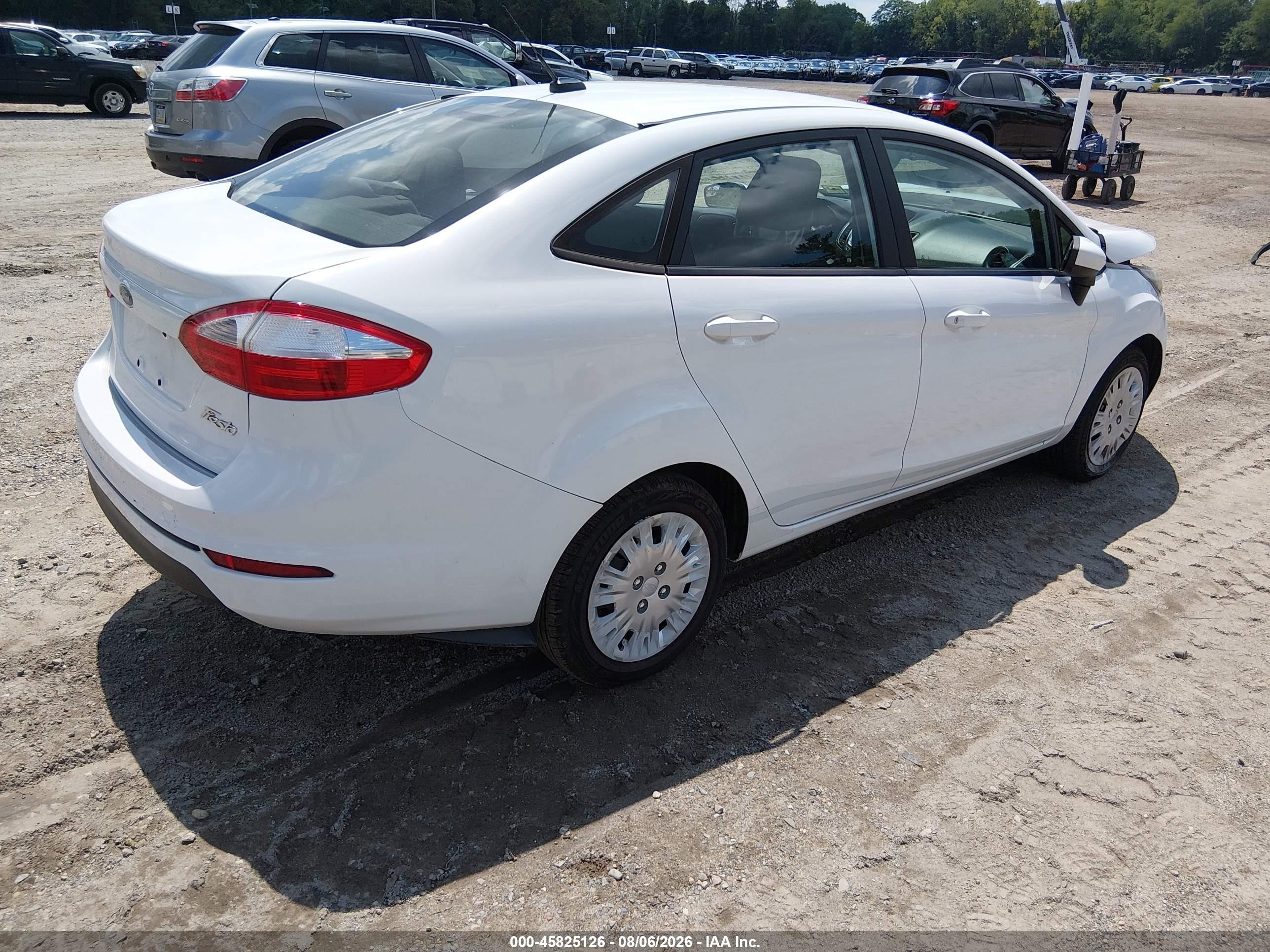 2015 Ford Fiesta S White vin: 3FADP4AJ8FM225564