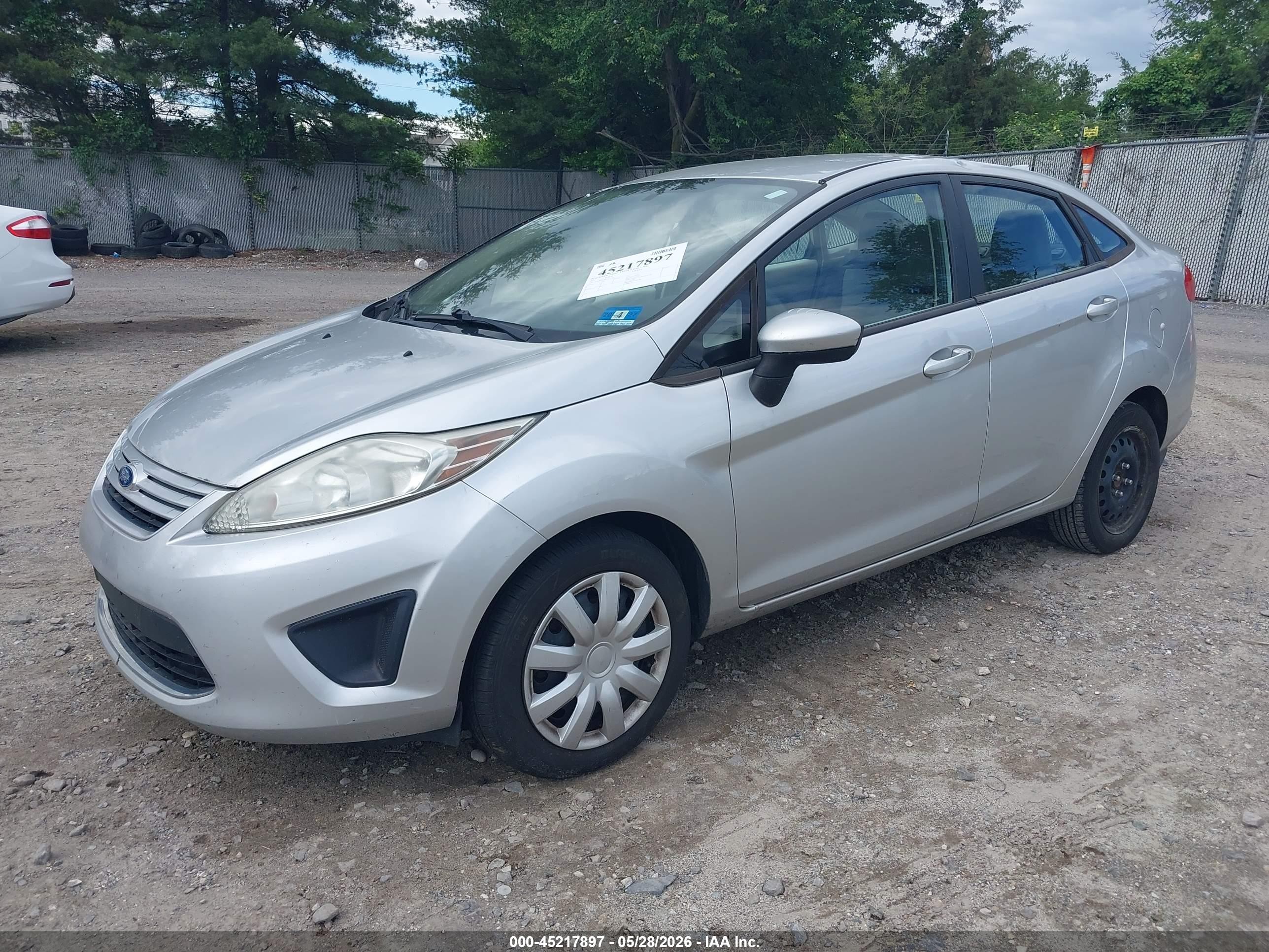 2011 Ford Fiesta S Silver vin: 3FADP4AJ9BM127203