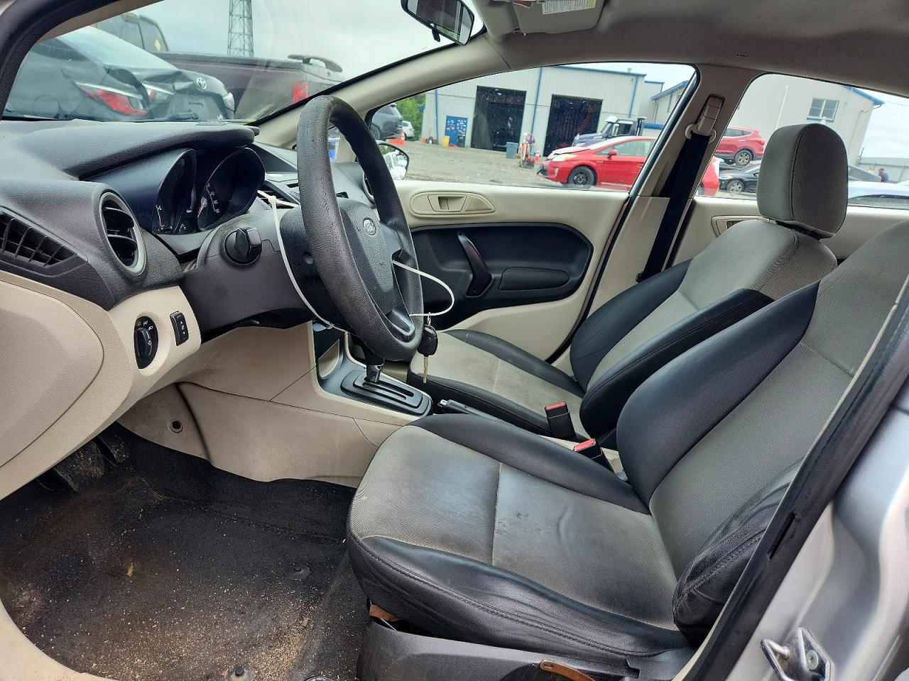 2013 Ford Fiesta S Серебряный vin: 3FADP4AJ9DM153772
