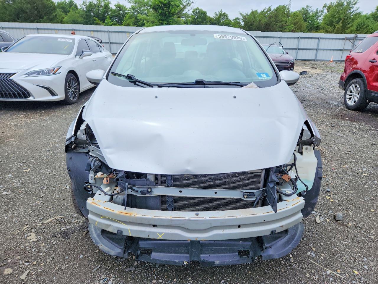 2013 Ford Fiesta S Серебряный vin: 3FADP4AJ9DM153772