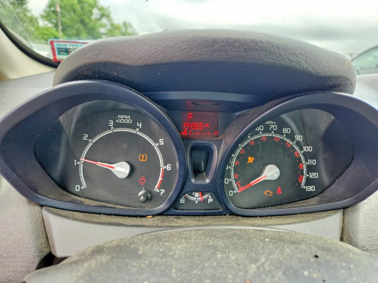 2013 Ford Fiesta S Серебряный vin: 3FADP4AJ9DM153772