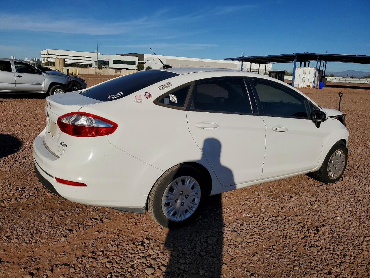 2014 Ford Fiesta S White vin: 3FADP4AJ9EM200929