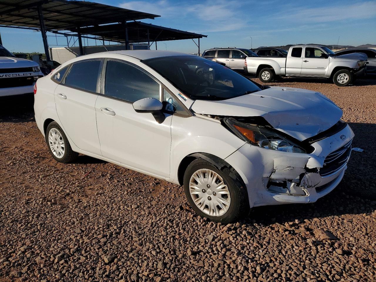 2014 Ford Fiesta S White vin: 3FADP4AJ9EM200929
