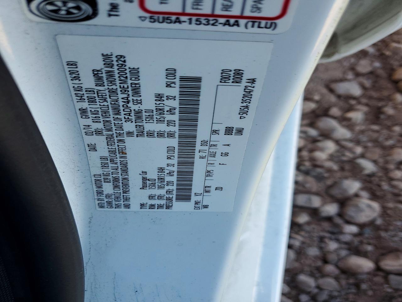 2014 Ford Fiesta S White vin: 3FADP4AJ9EM200929
