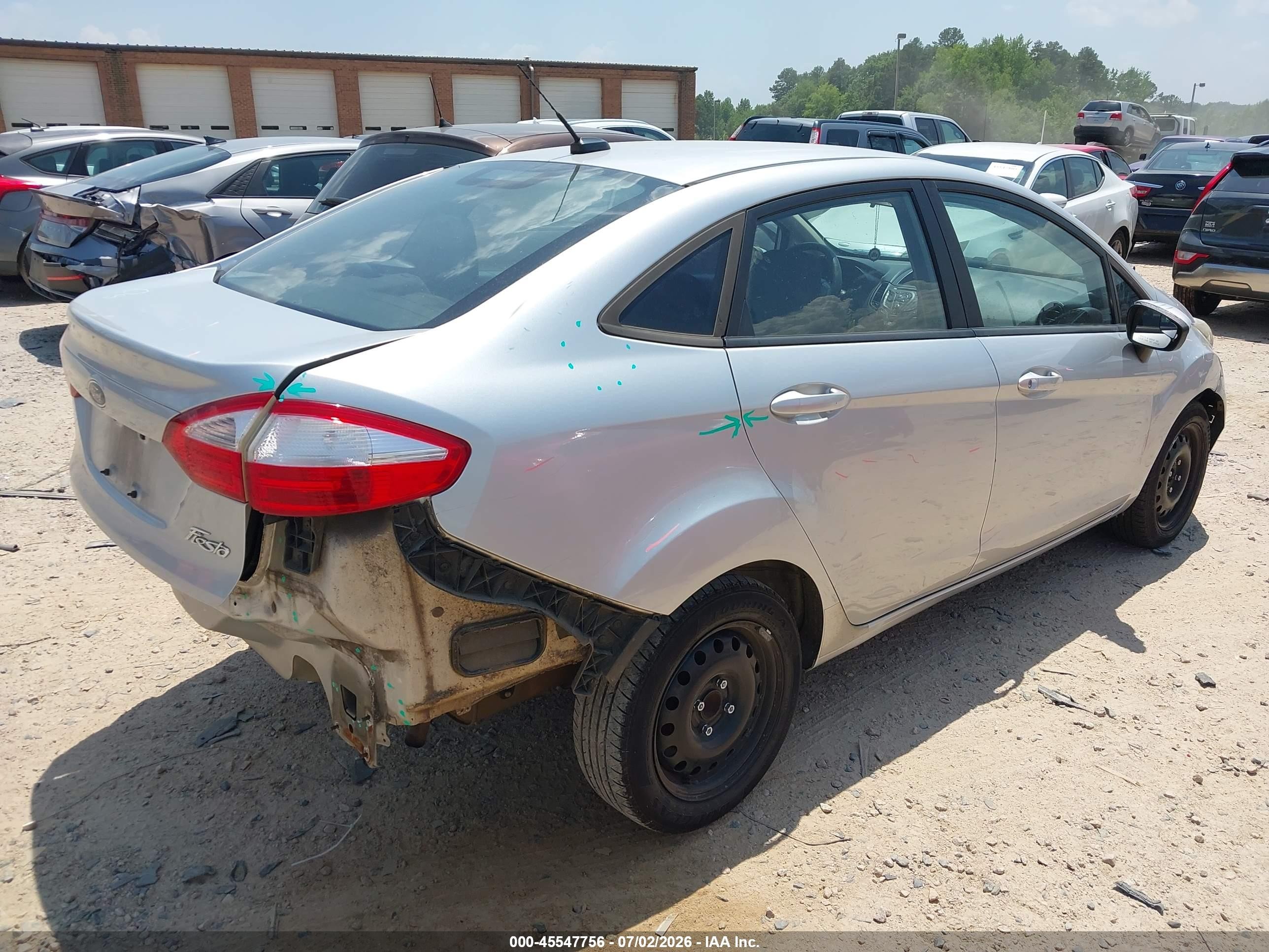 2015 Ford Fiesta S Серебряный vin: 3FADP4AJ9FM223287