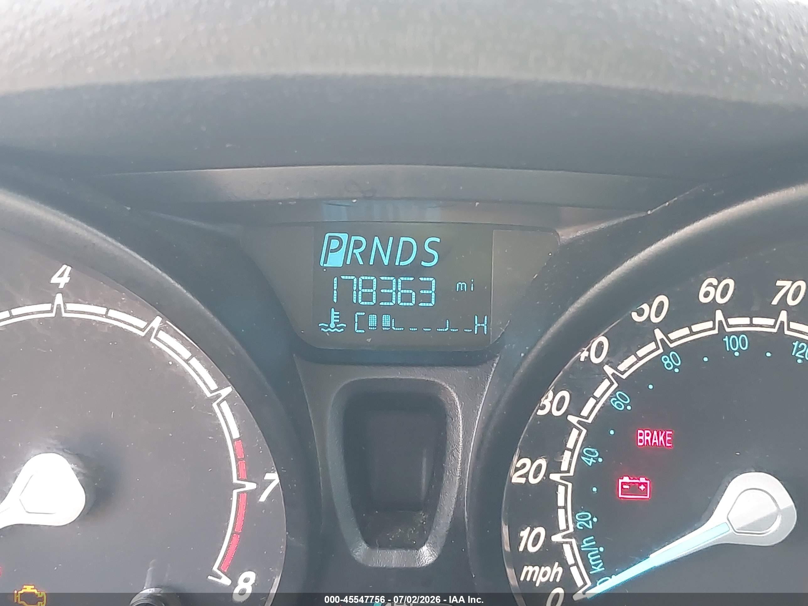 2015 Ford Fiesta S Серебряный vin: 3FADP4AJ9FM223287