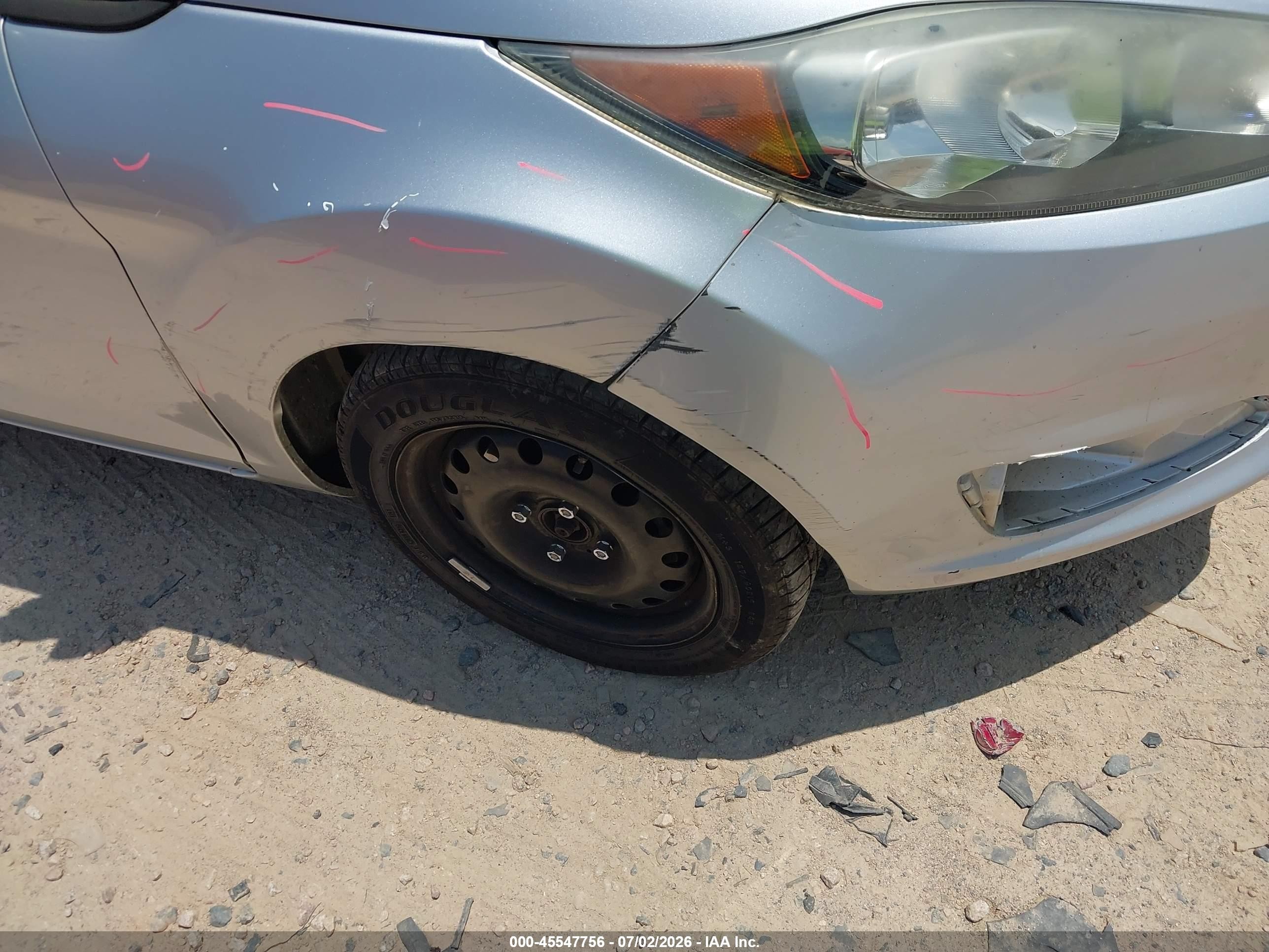 2015 Ford Fiesta S Серебряный vin: 3FADP4AJ9FM223287