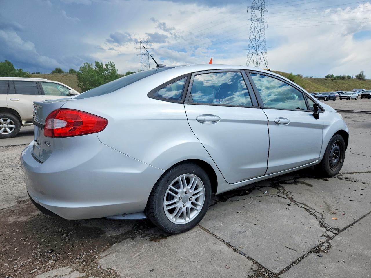 2012 Ford Fiesta S Silver vin: 3FADP4AJXCM111903