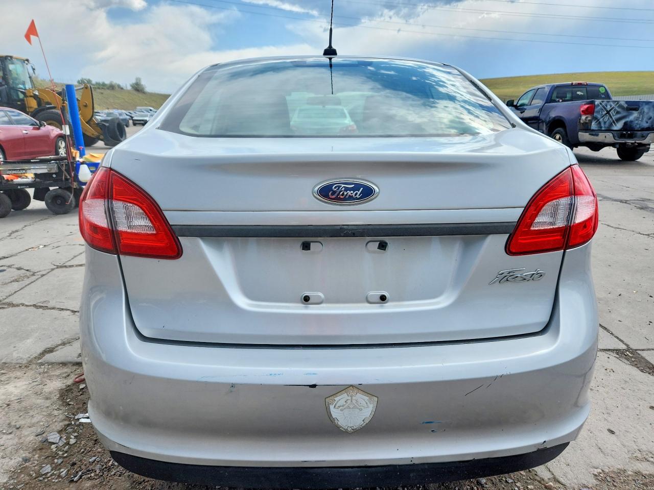 2012 Ford Fiesta S Silver vin: 3FADP4AJXCM111903