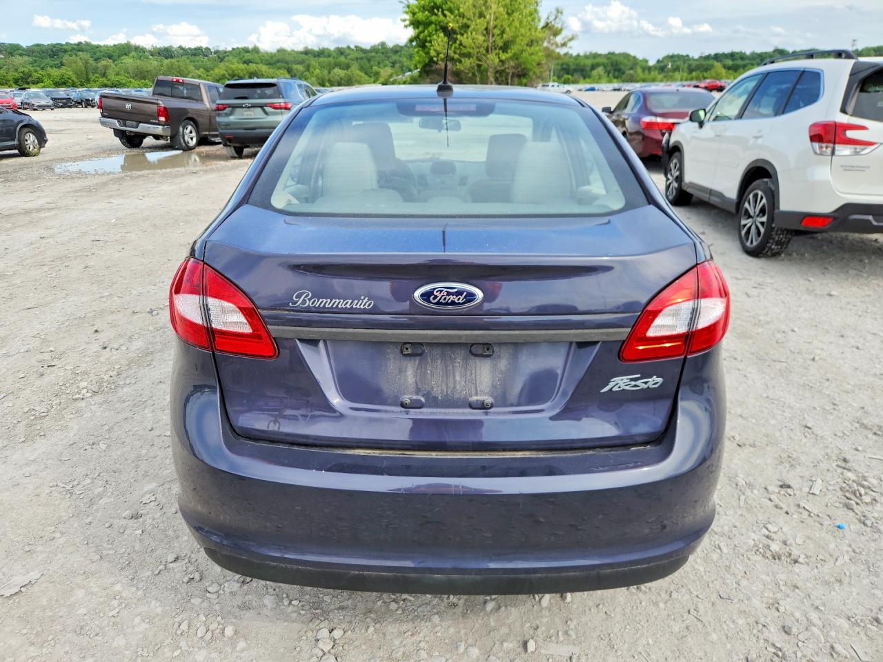 2013 Ford Fiesta Purple vin: 3FADP4AJXDM149875