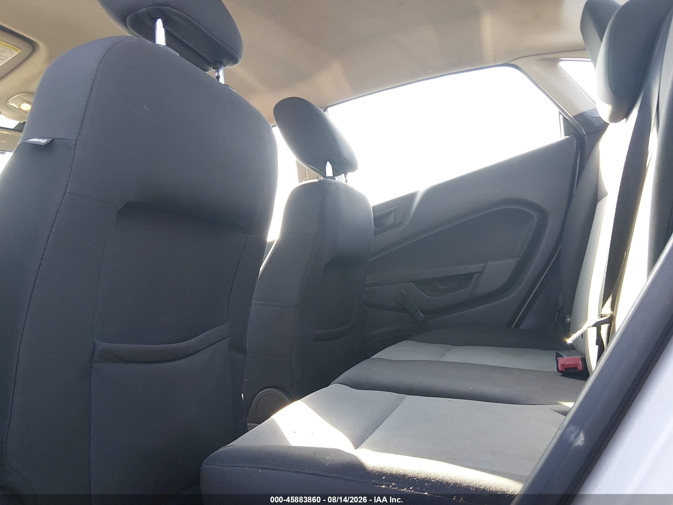 2015 Ford Fiesta S White vin: 3FADP4AJXFM171104