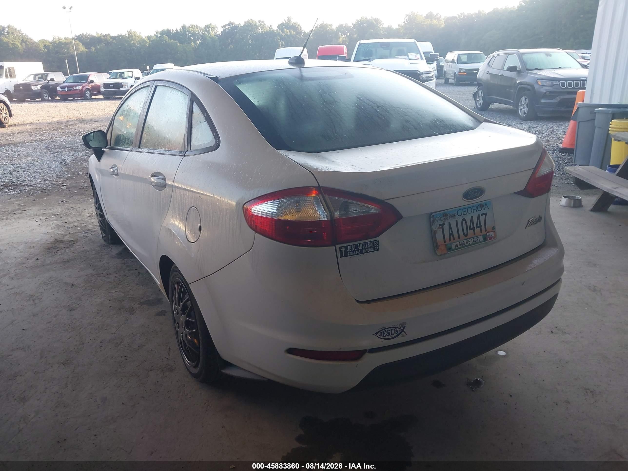 2015 Ford Fiesta S White vin: 3FADP4AJXFM171104