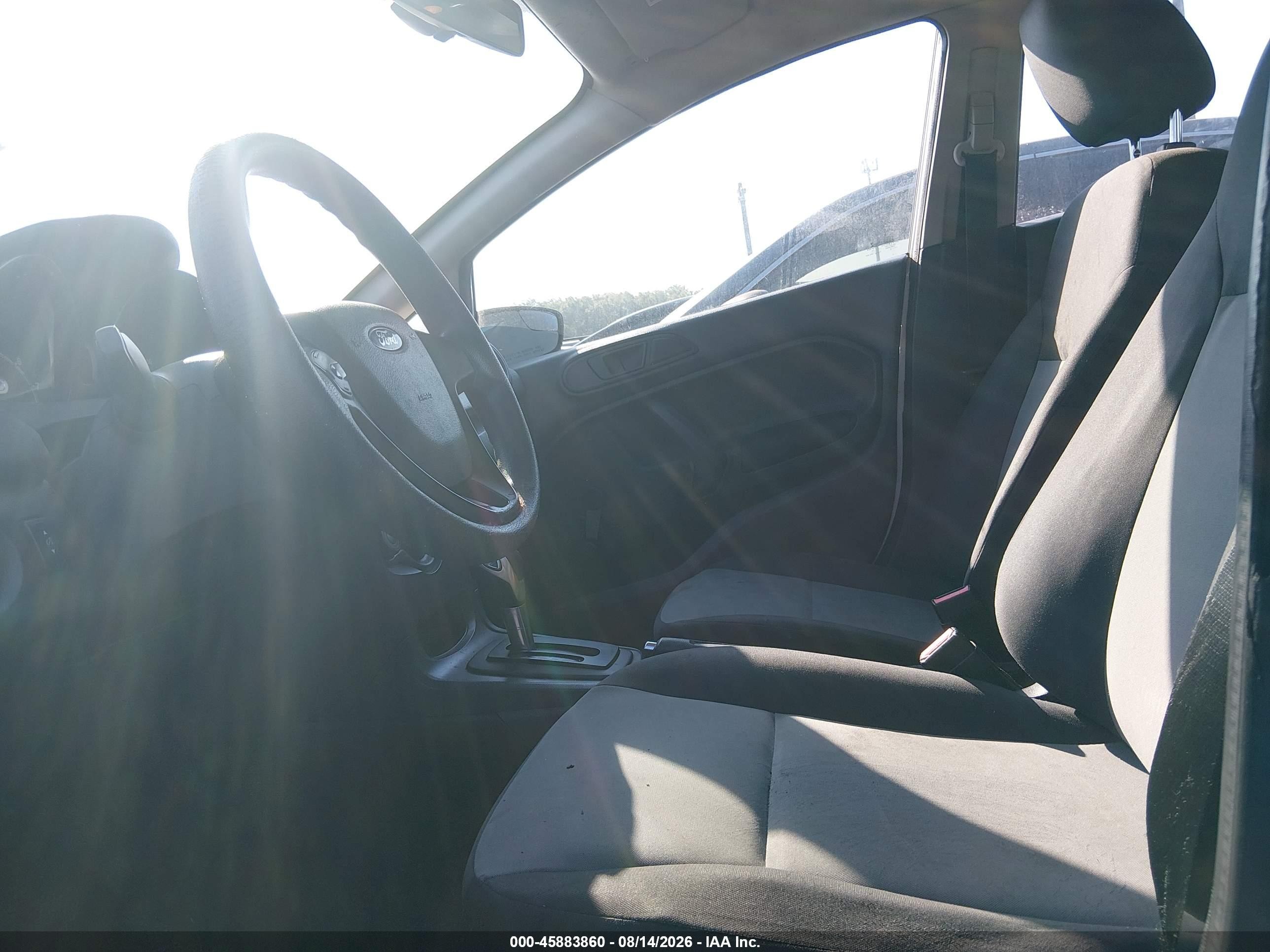 2015 Ford Fiesta S White vin: 3FADP4AJXFM171104