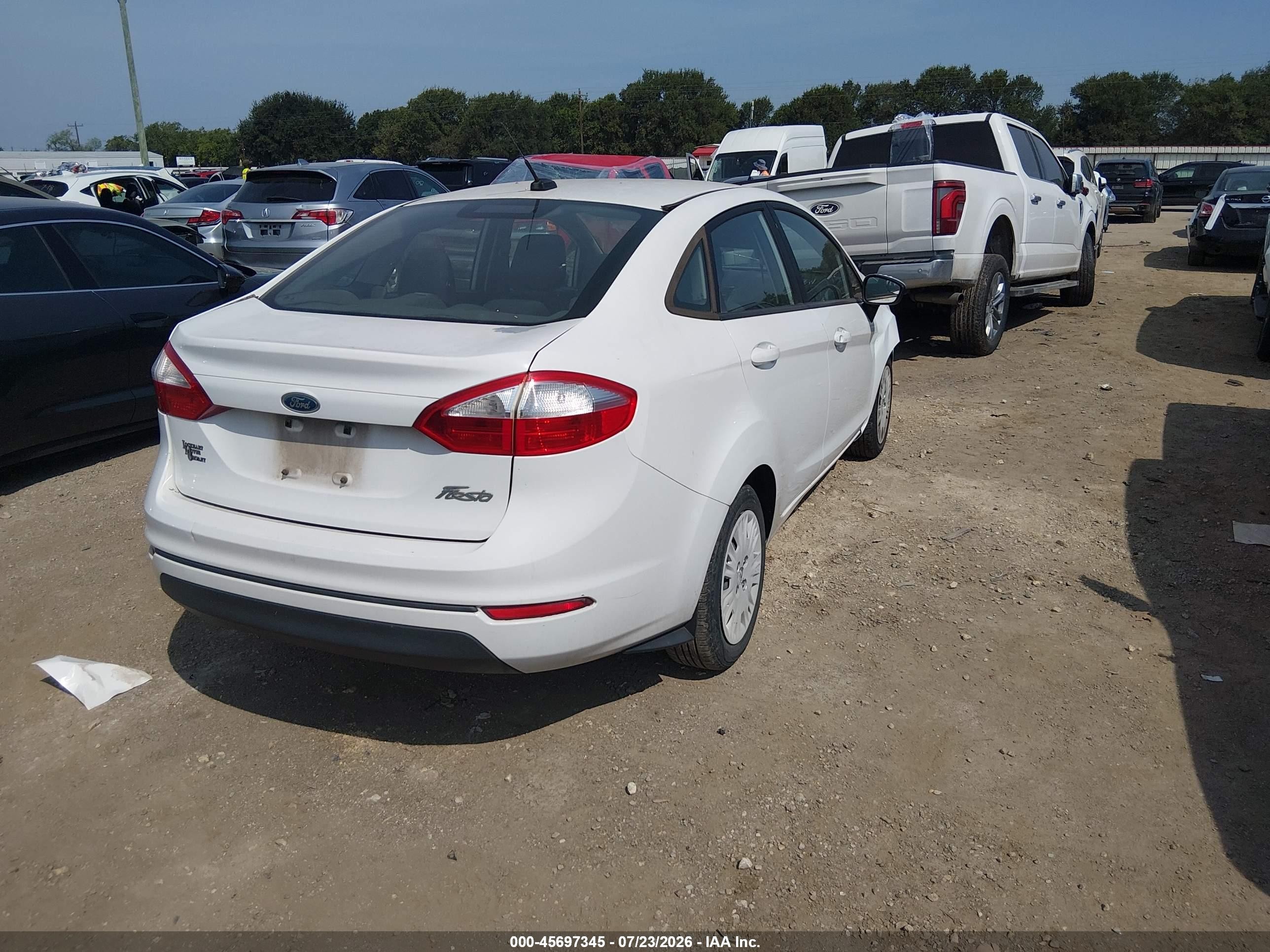 2015 Ford Fiesta S White vin: 3FADP4AJXFM220818
