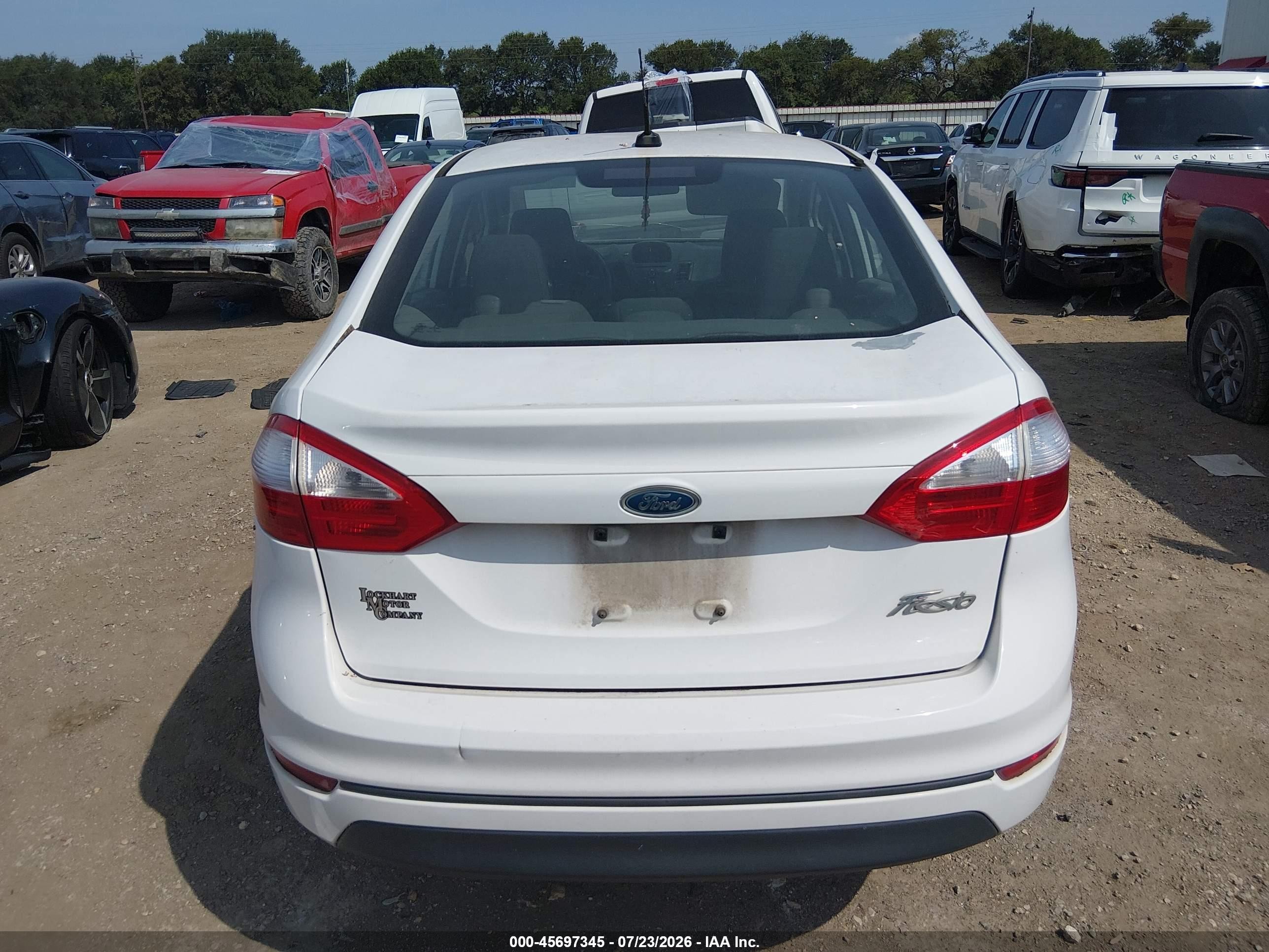 2015 Ford Fiesta S White vin: 3FADP4AJXFM220818