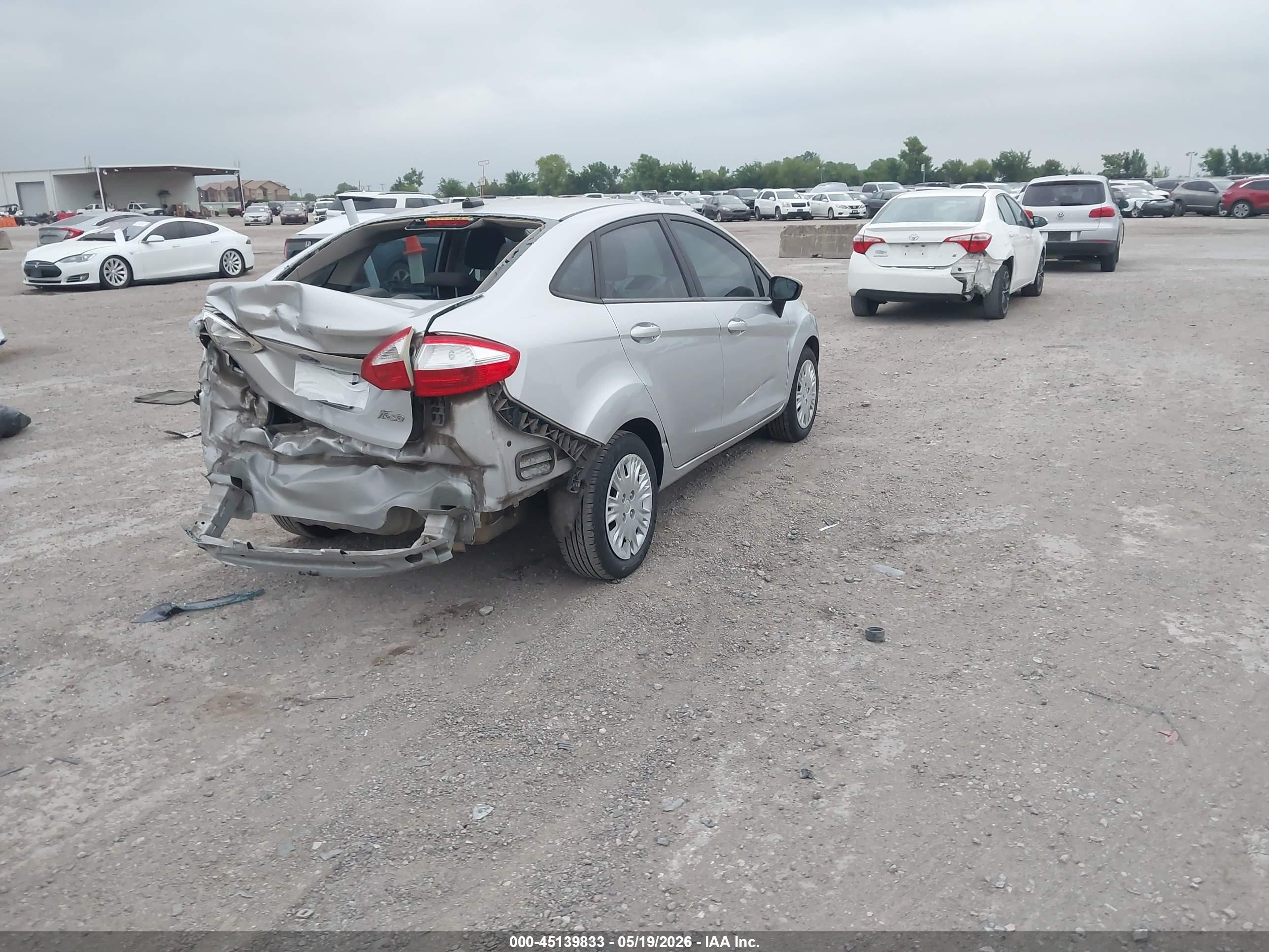 2018 Ford Fiesta S Silver vin: 3FADP4AJXJM142694