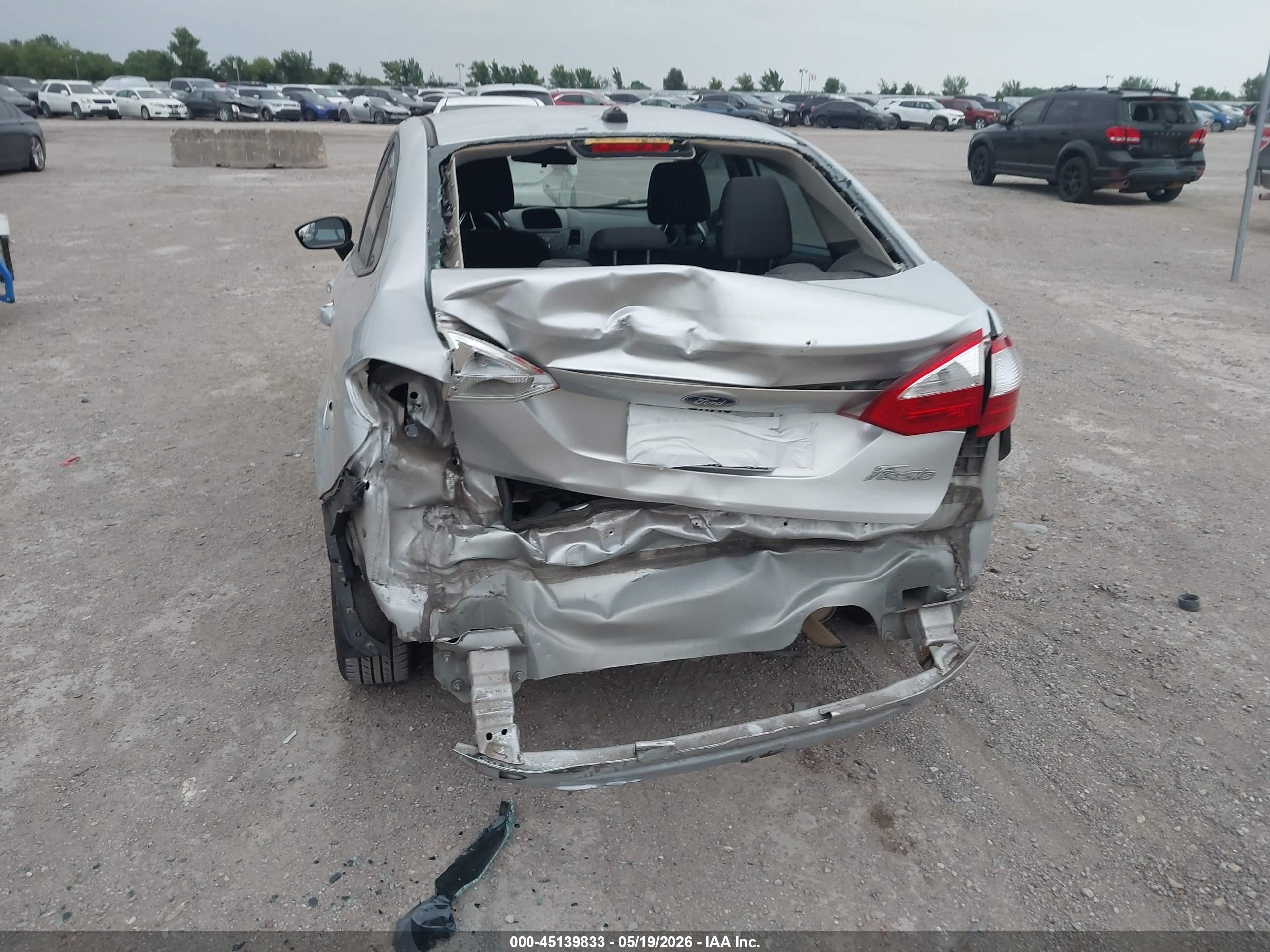 2018 Ford Fiesta S Silver vin: 3FADP4AJXJM142694