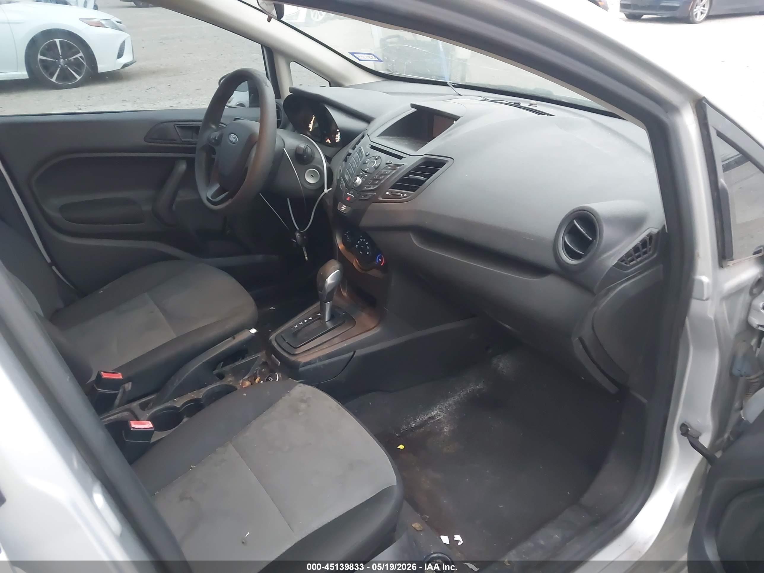 2018 Ford Fiesta S Silver vin: 3FADP4AJXJM142694