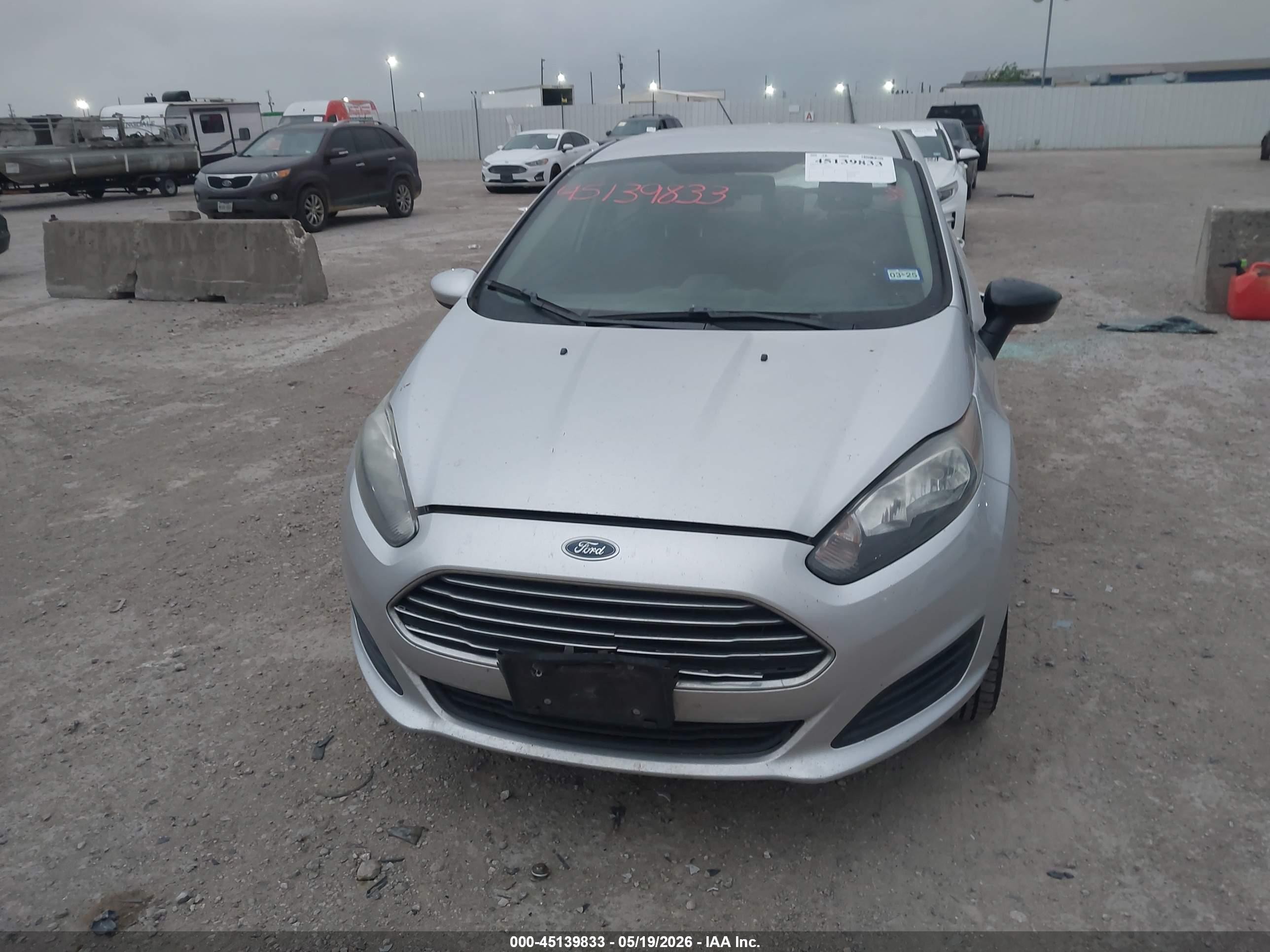 2018 Ford Fiesta S Silver vin: 3FADP4AJXJM142694