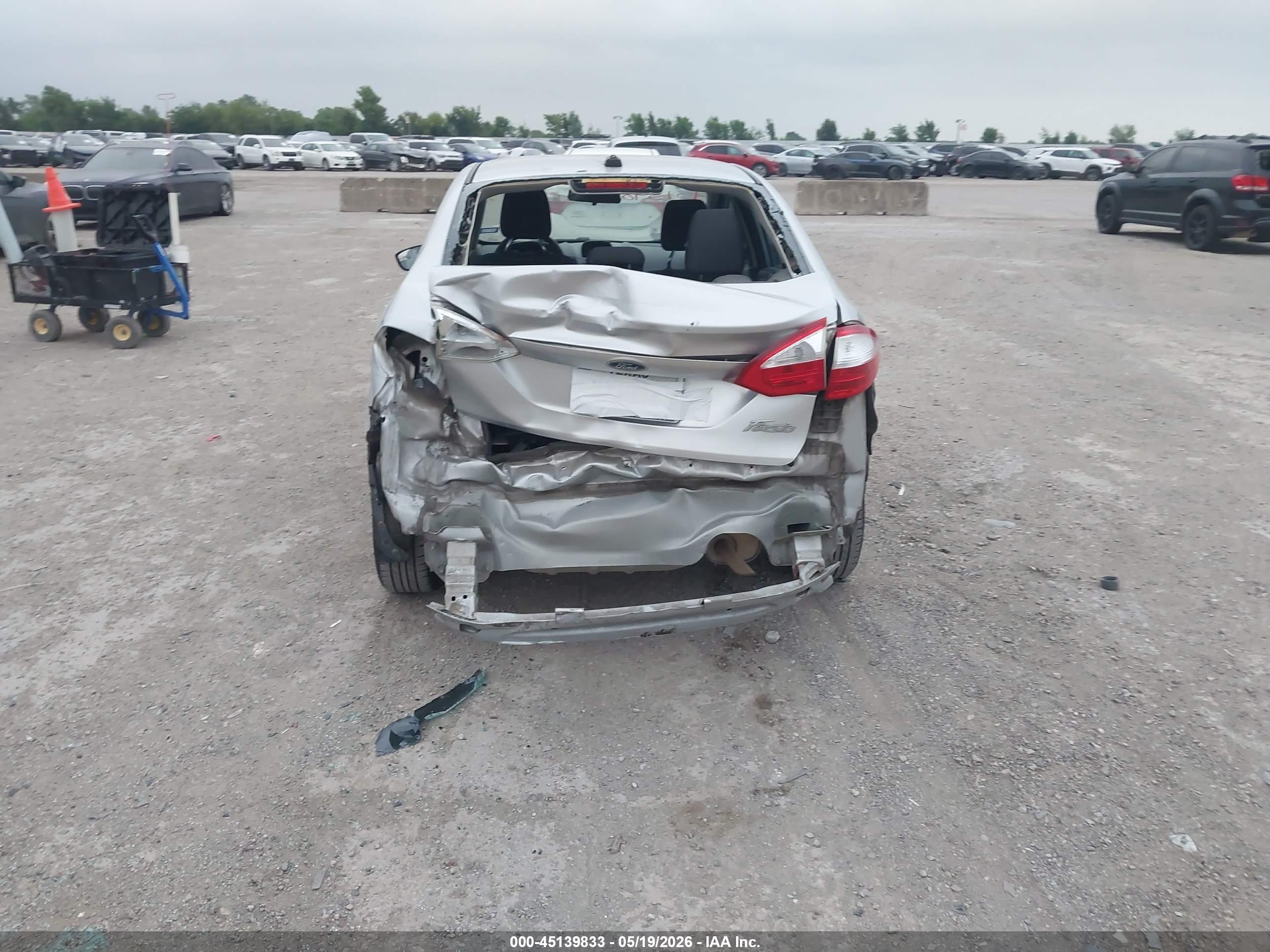 2018 Ford Fiesta S Silver vin: 3FADP4AJXJM142694